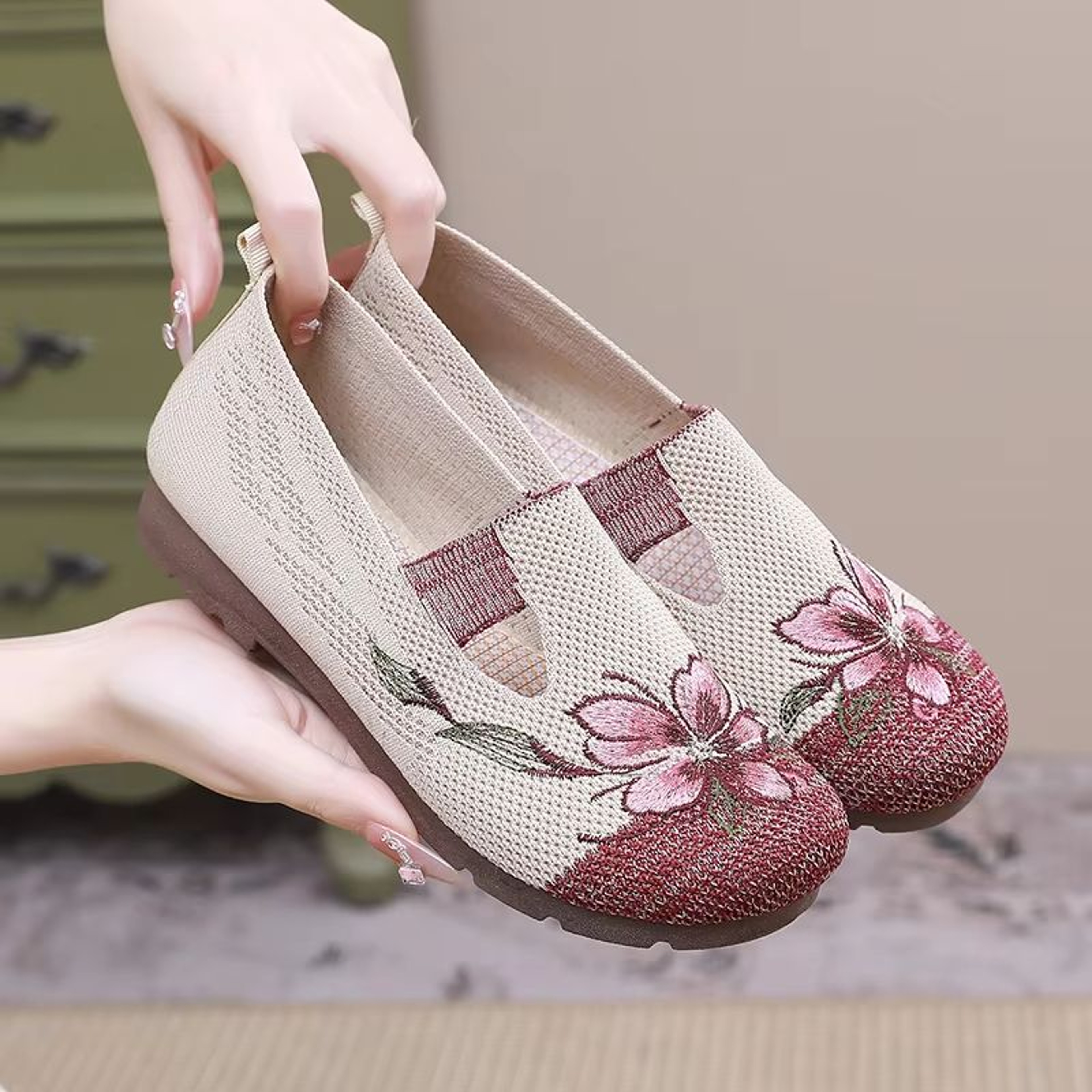 Breathable Summer Women Mesh Flat Shoes Soft Sole Anti Slip Embroidered Casual Loafers 7