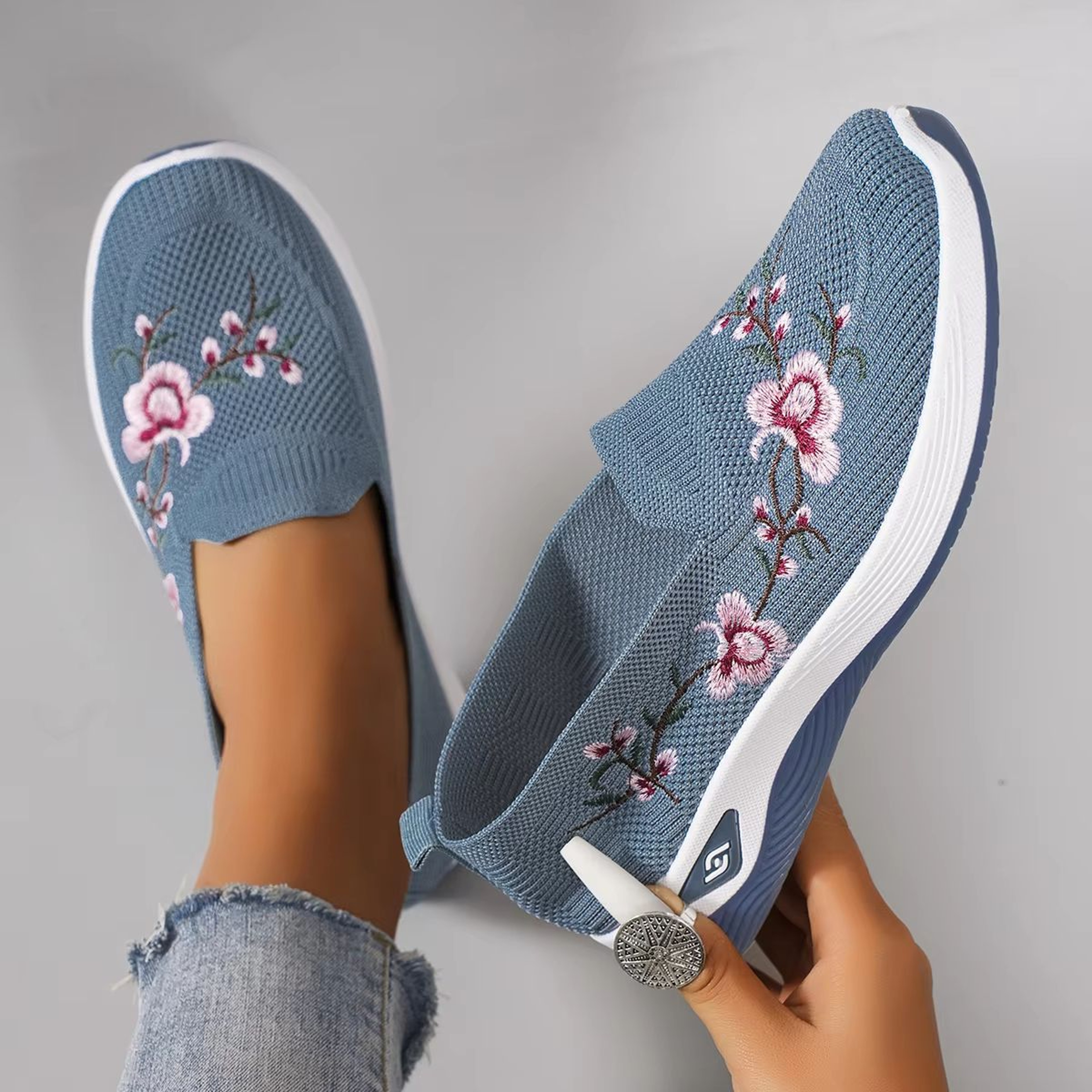 Womens Summer Breathable Mesh Flat Shoes  Lightweight Casual Sneakers For Everyday Comfort 2