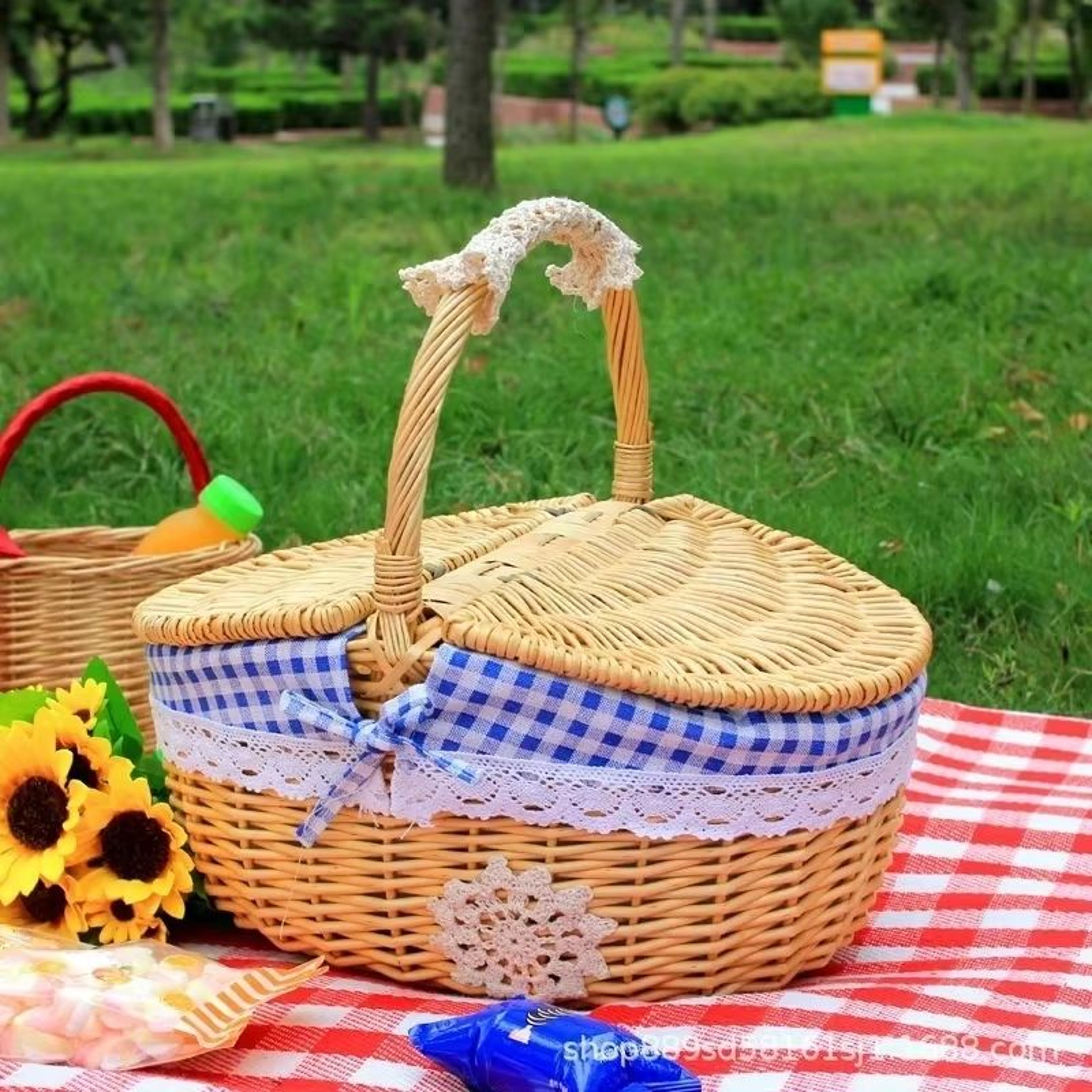 Simple Wicker Picnic And Storage Basket With Lid  Cute Handwoven Carry Basket For Home Food And Fru 2
