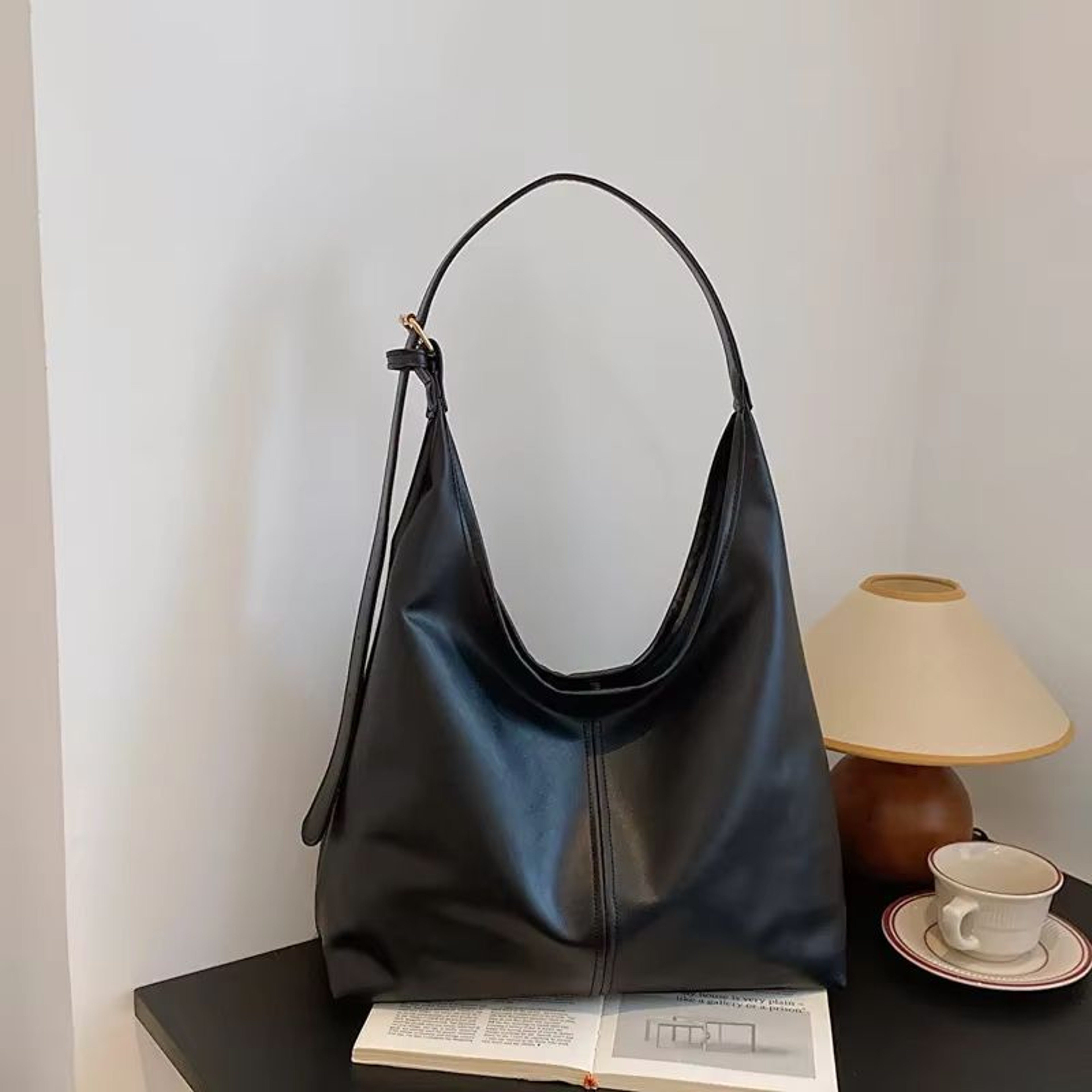 Retro Tote Bag  Spacious Shoulder Carryall For Effortless Everyday Style 7