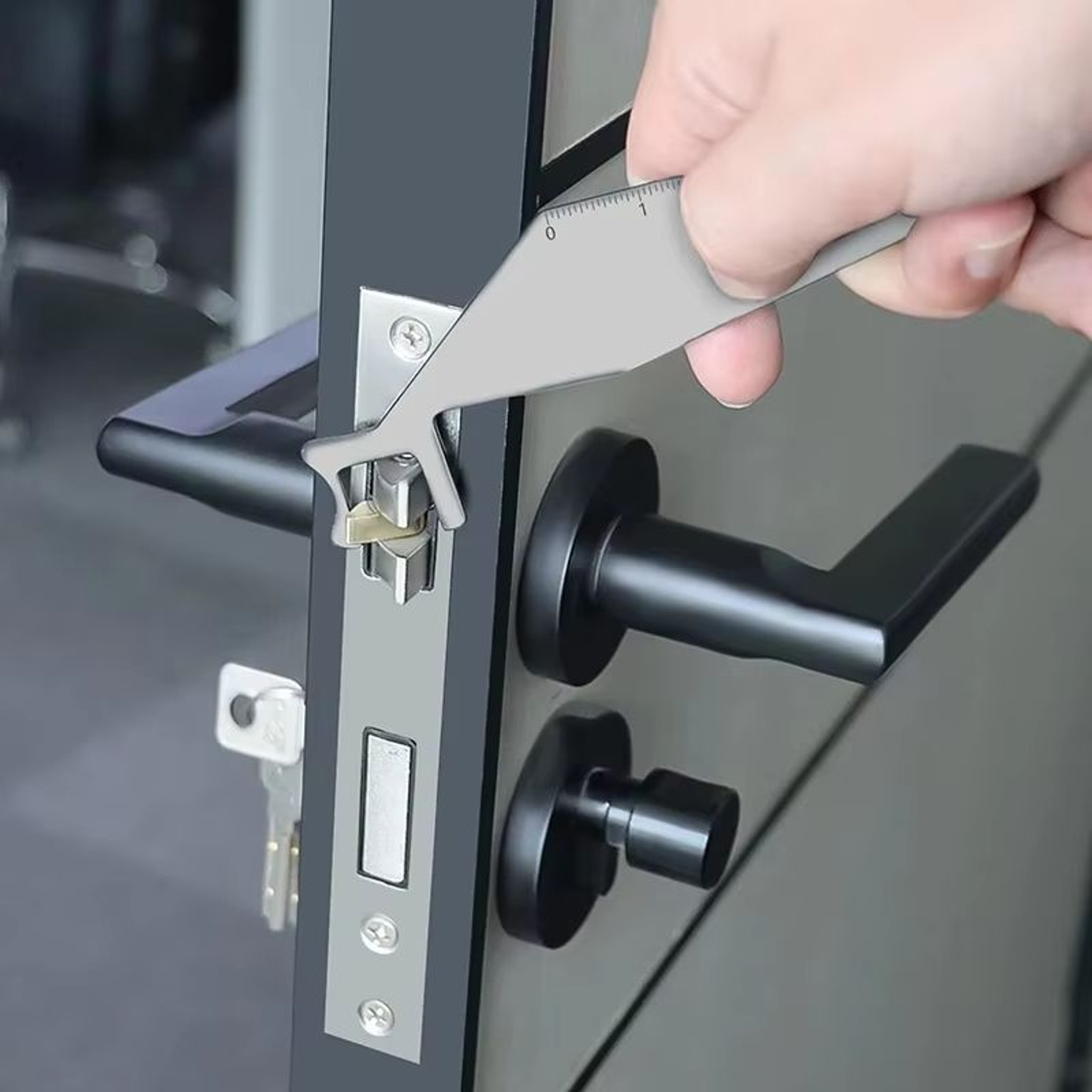 1PCS MultiPurpose Stainless Steel Lever Tool  Durable Mini Pry Bar For Home And Locksmith Use 0