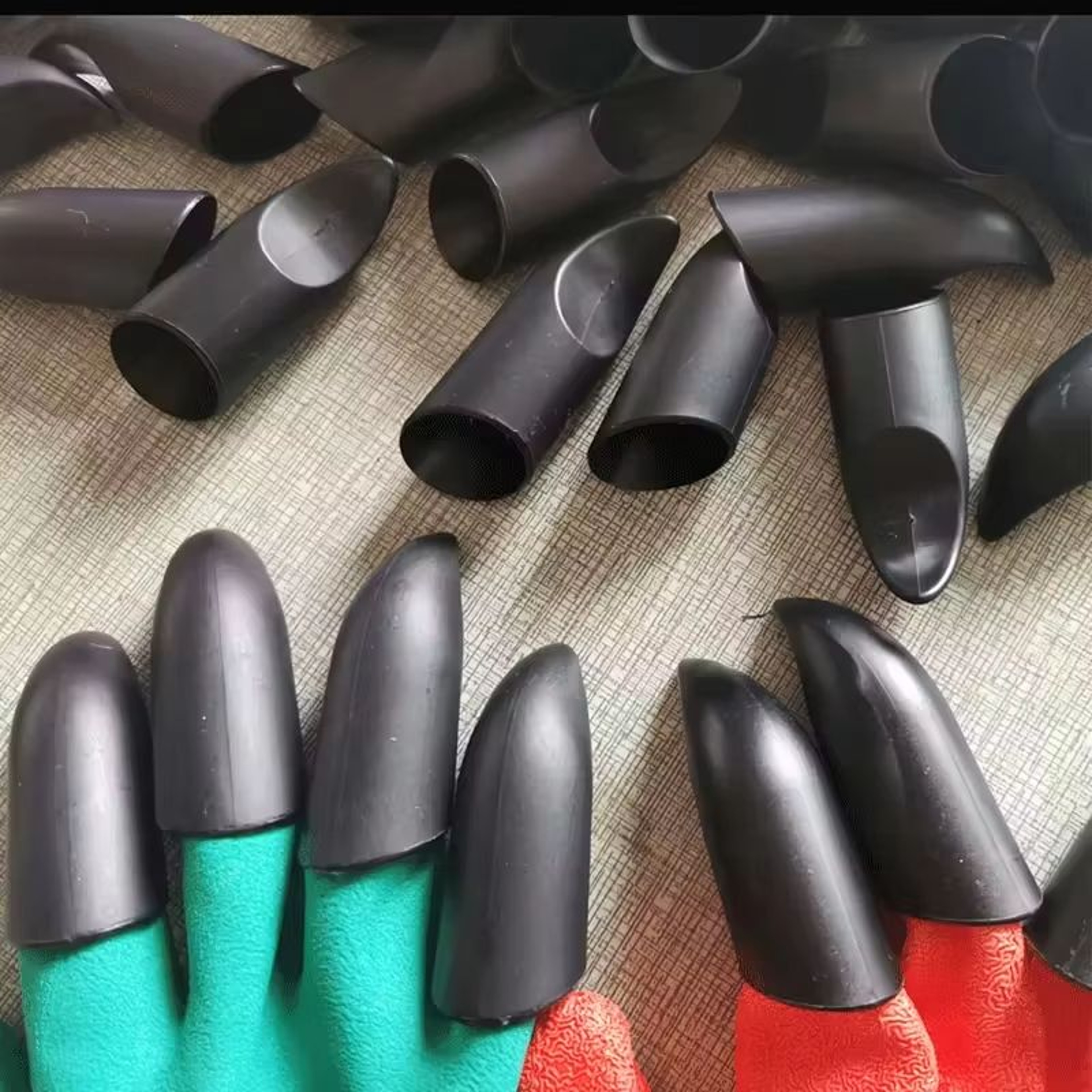 GardenPro 8Piece HandClaw Digging Gloves Set  Waterproof ABS Plastic Work Gloves For Planting Propa 0