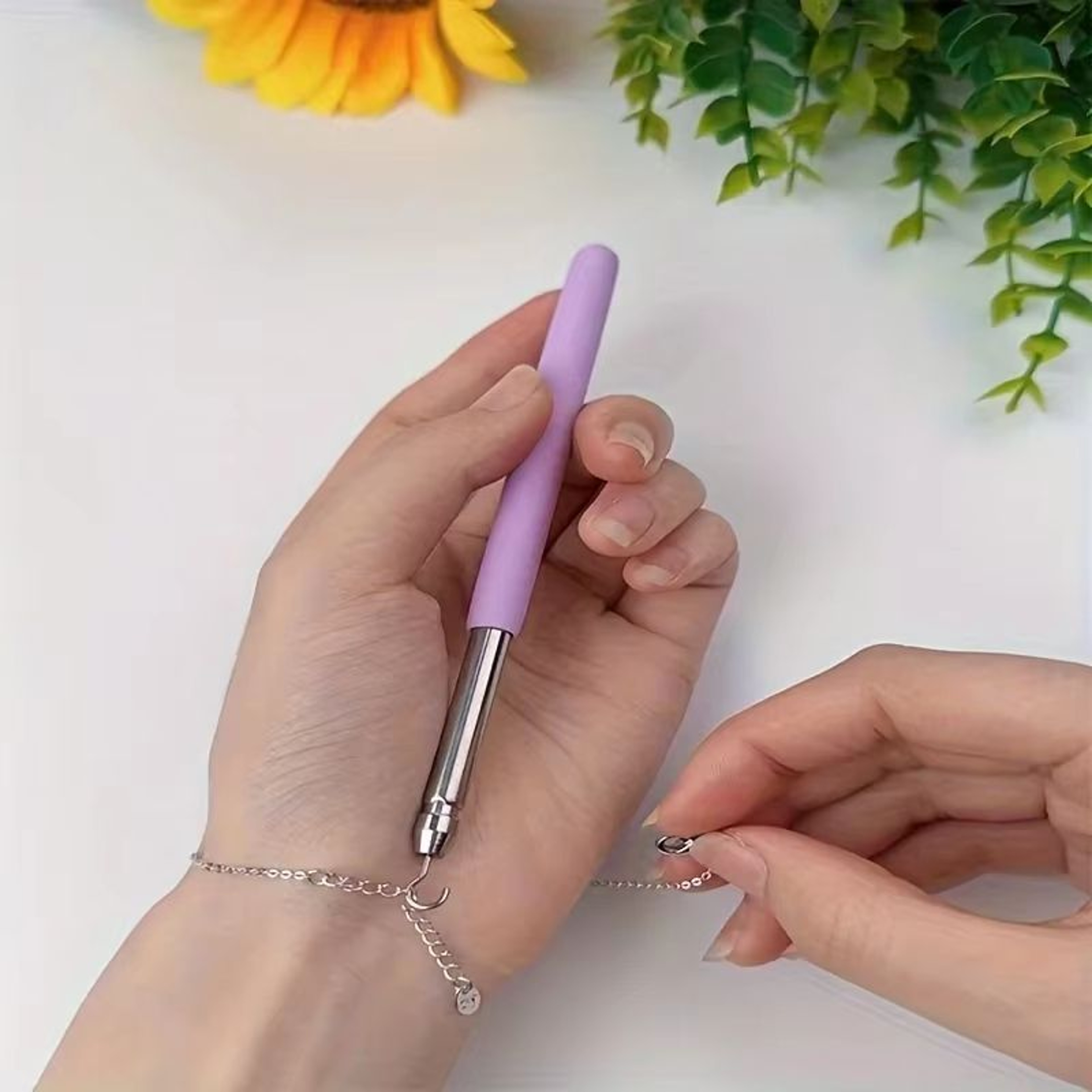 Bracelet Fastening Helper Tool For Easy Jewelry And Clasps 1
