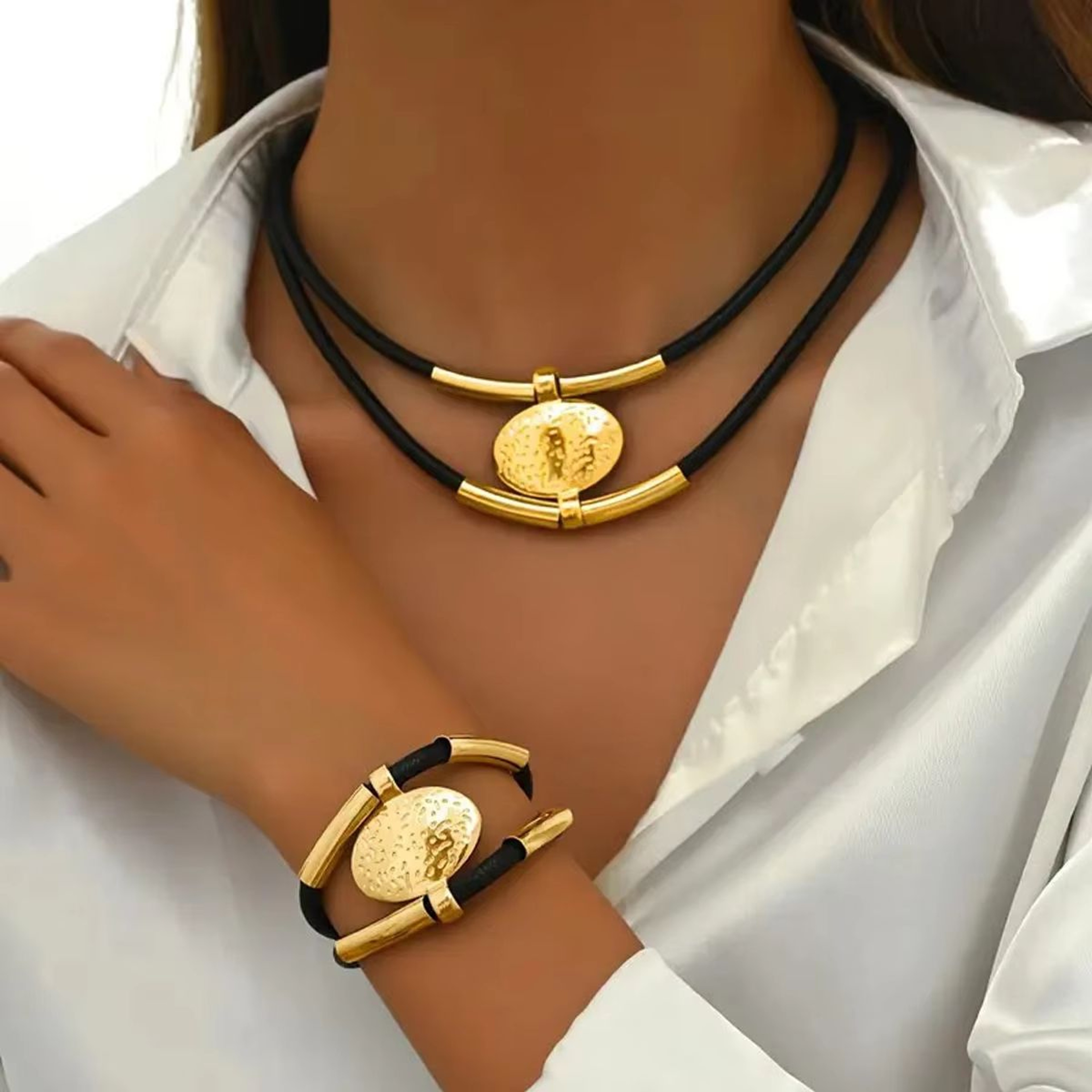 Vintage Oval Metal Faux Leather Necklace Bracelet Set For Women 0