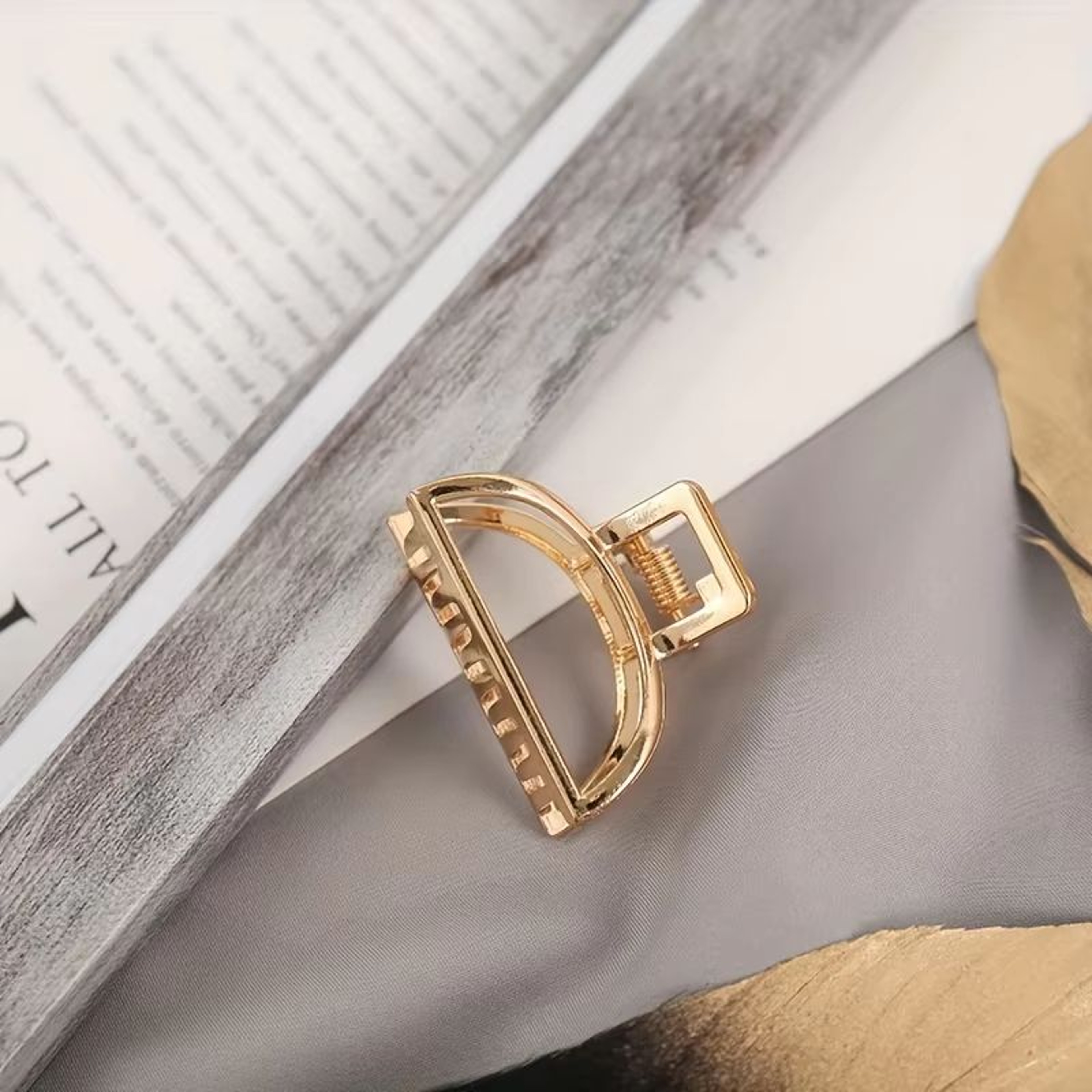 SweetHeart Mini Metal Hair Claw Clips  Non Slip Hollow Heart Barrettes For Women  Girls 6