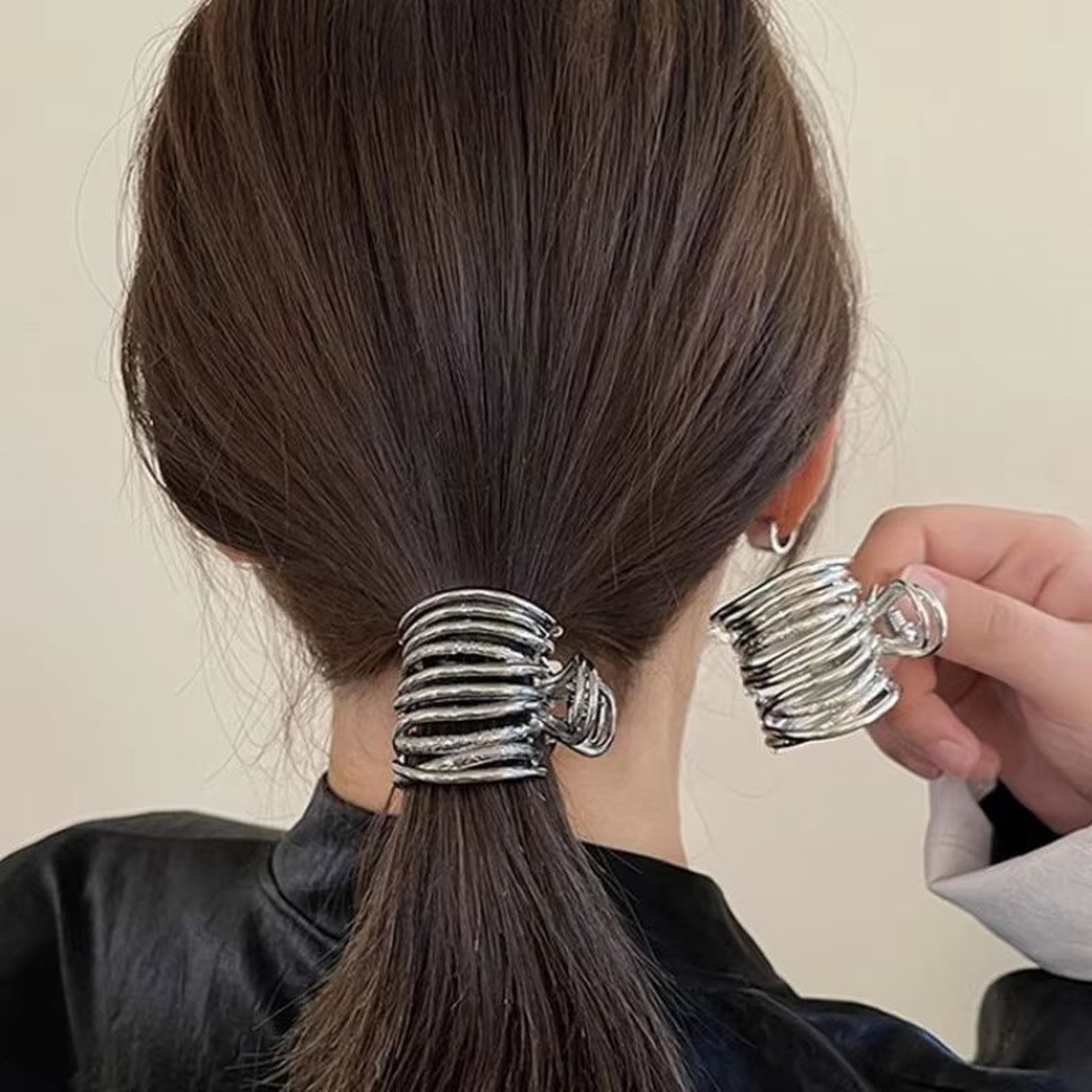 Sculpted Shine Irregular Metal Hair Claw  NonSlip High Ponytail Clip For Women  Girls 0
