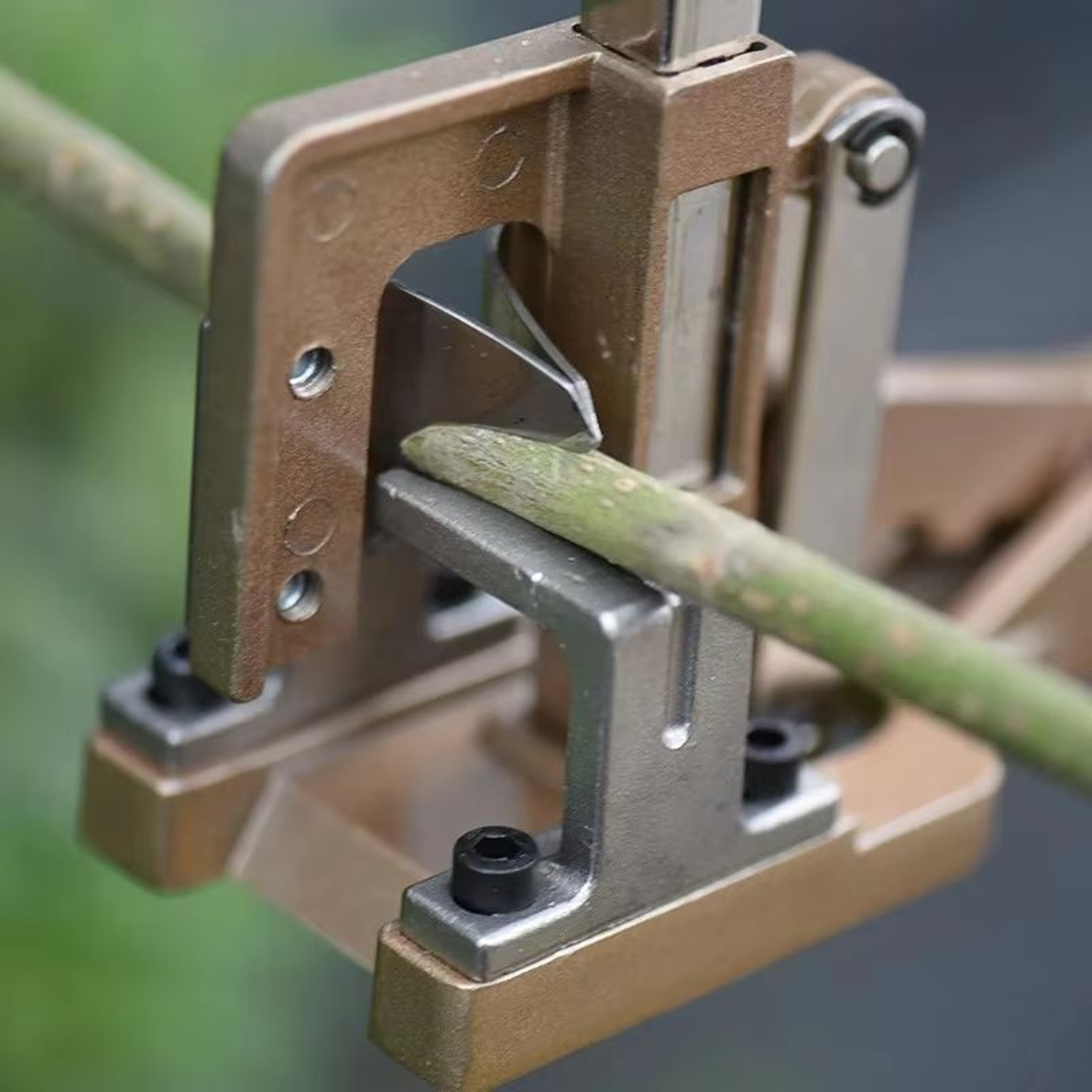 Large Professional Grafting Tool Garden Branch Cutter Secateur For Pruning Thick Branches 0