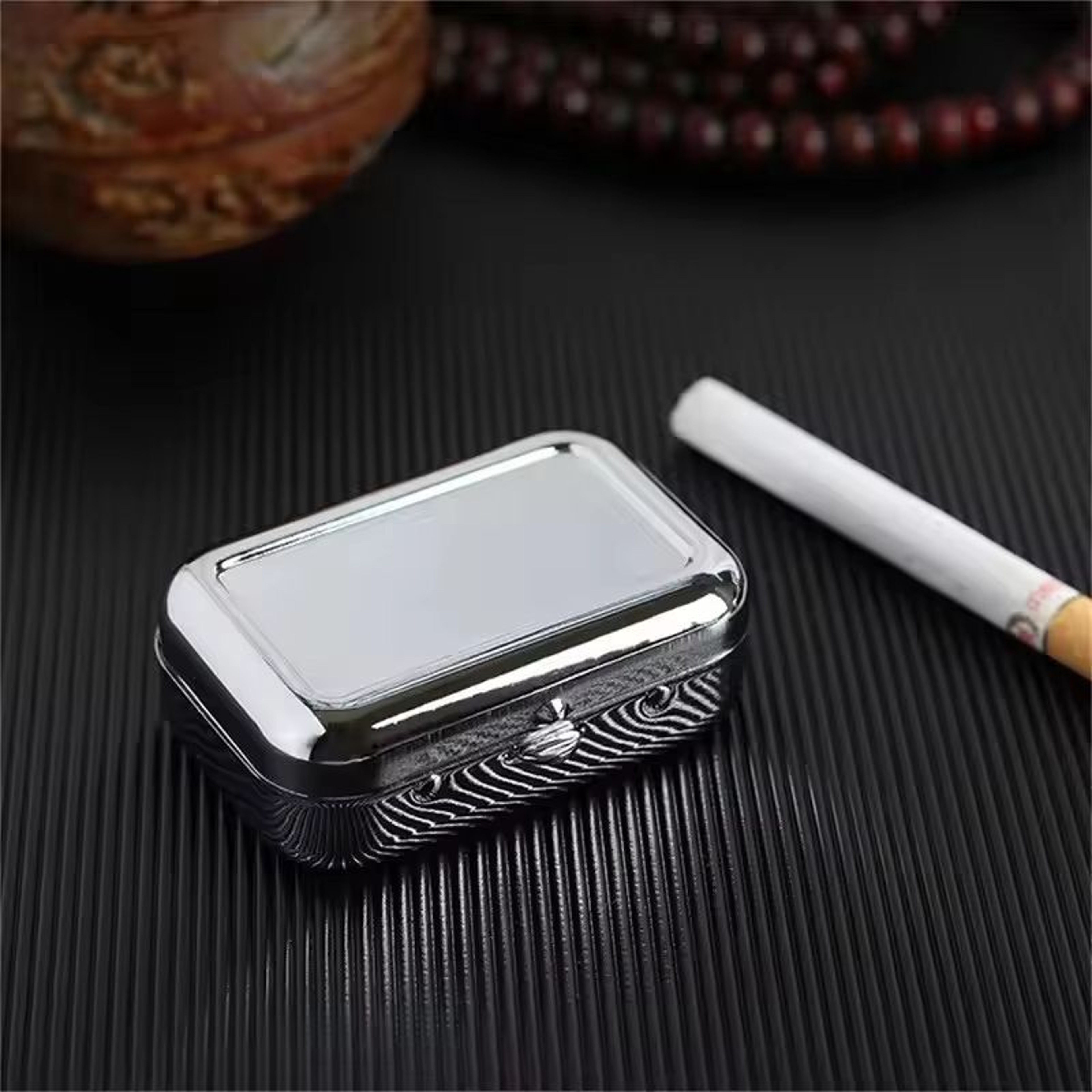 LockSafe Portable Mini Metal Ashtray  Compact Car  Desktop SmokeProof Holder 8
