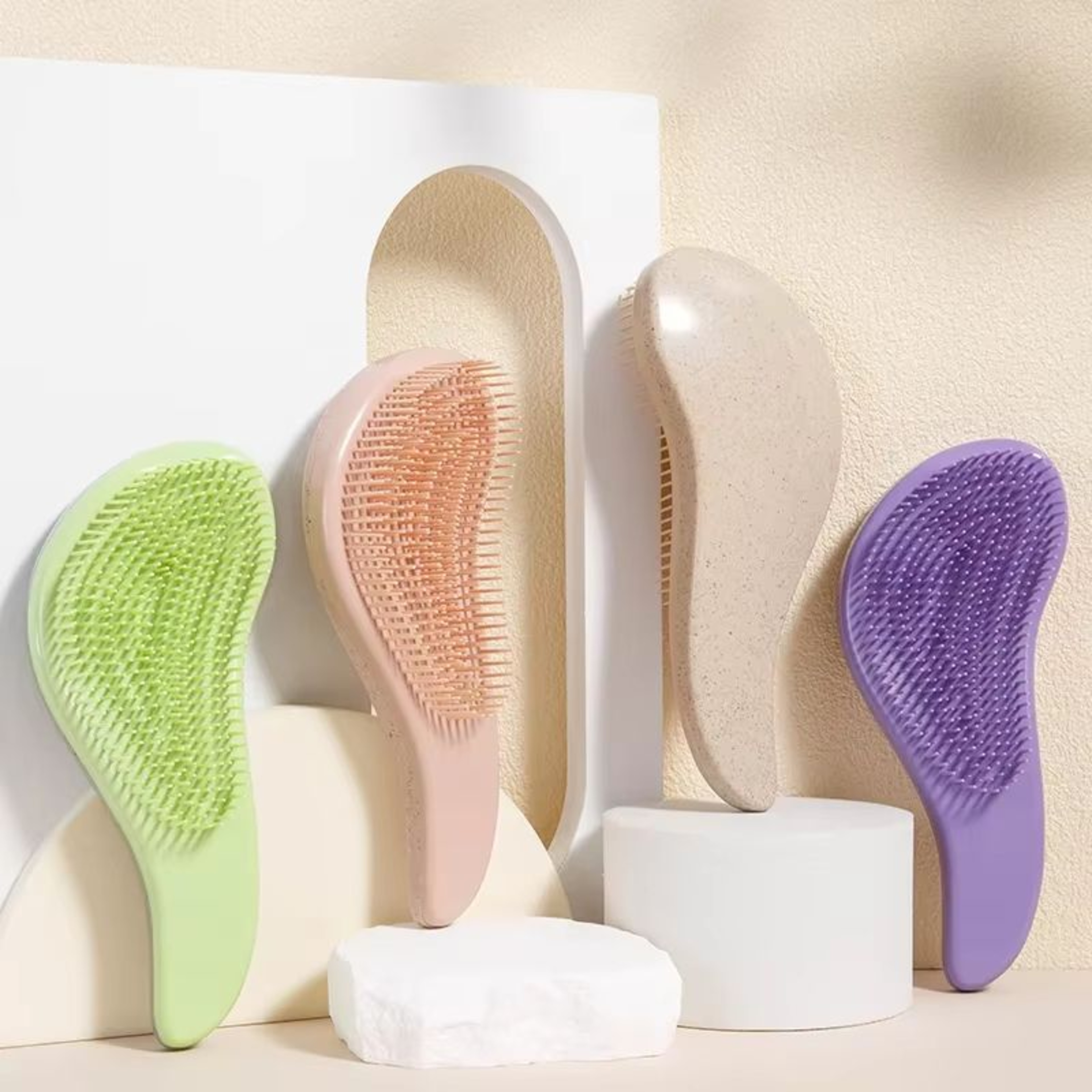 EcoSoft Magic Detangling Hair Brush For Gentle Scalp Massage 1