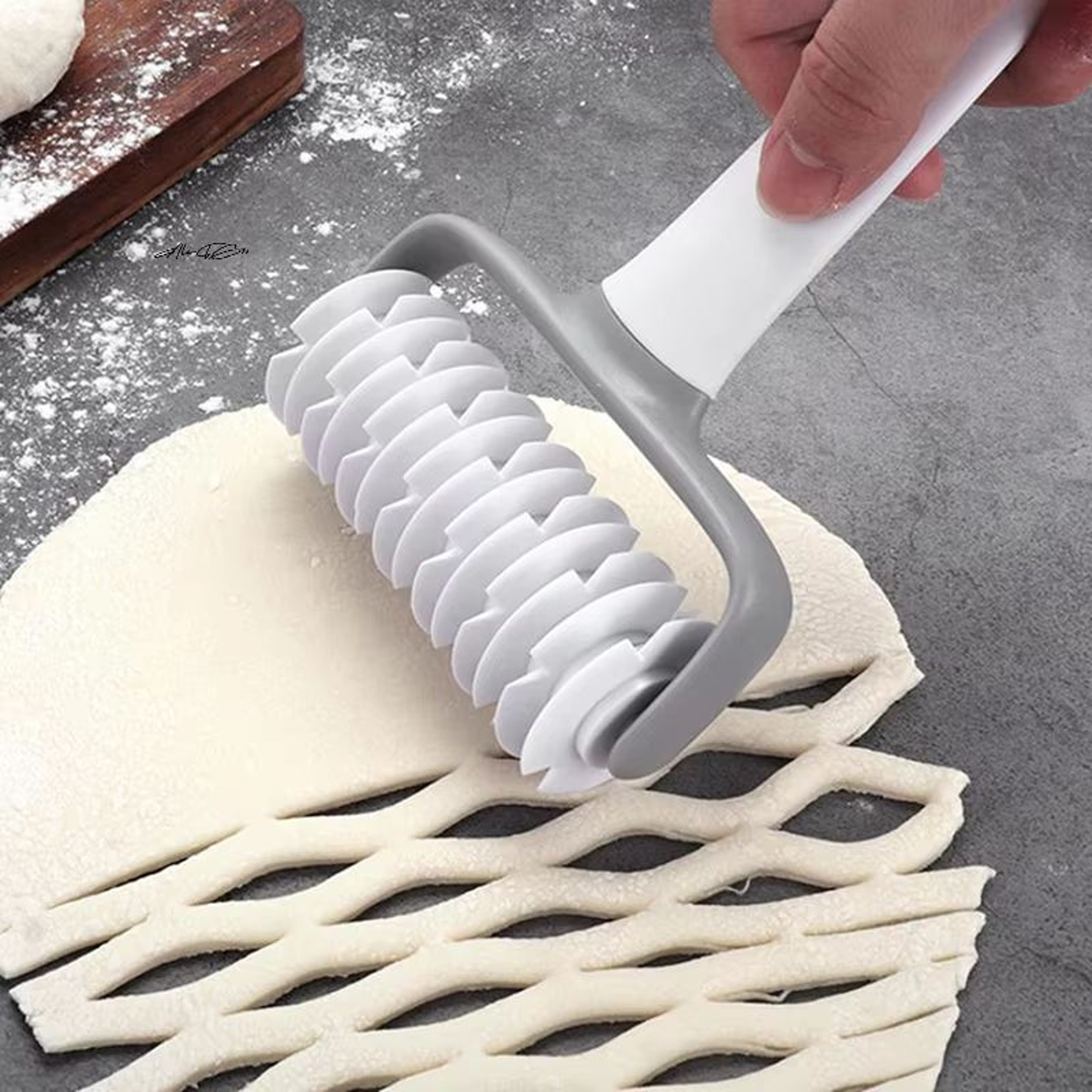 Smooth Turning Dough Roller Cutter Wheel For Pizza Dough And Baking 0