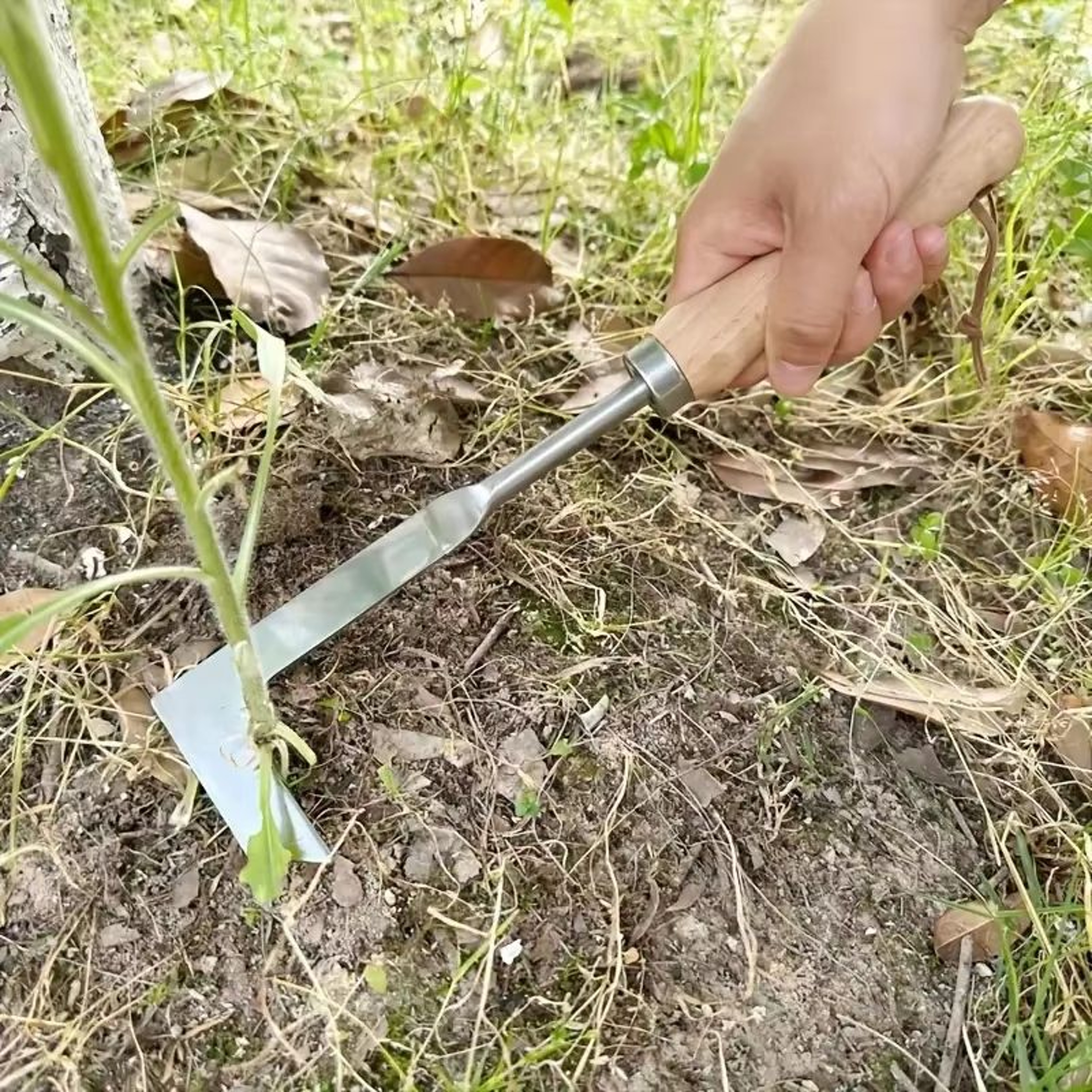 Heavy Duty Carbon Steel Hand Shovel With Ergonomic Grip For Weeding And Garden Use 2