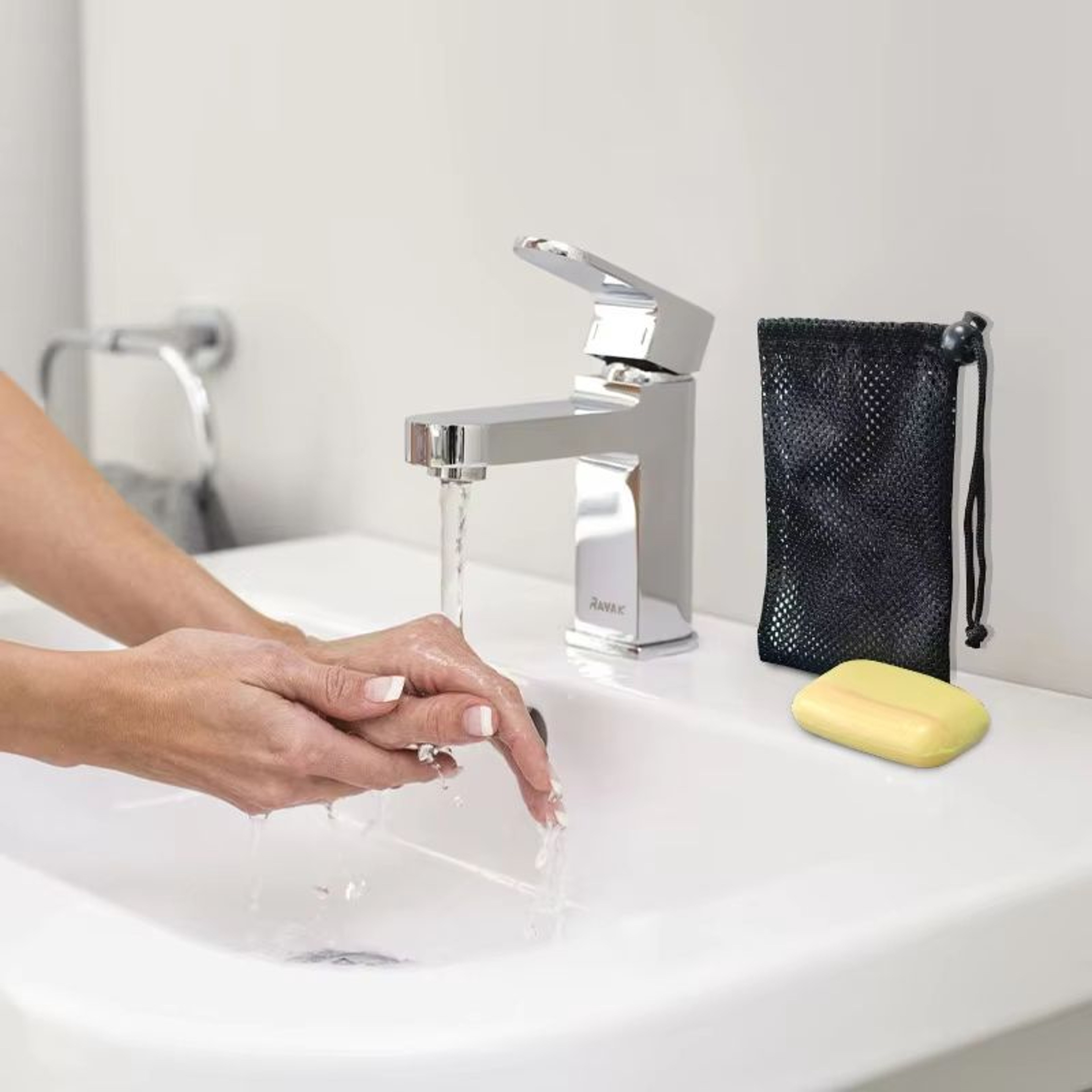 Outdoor Portable Waterproof  Leakproof Soap Bar Travel Case With QuickDry Pouch 3
