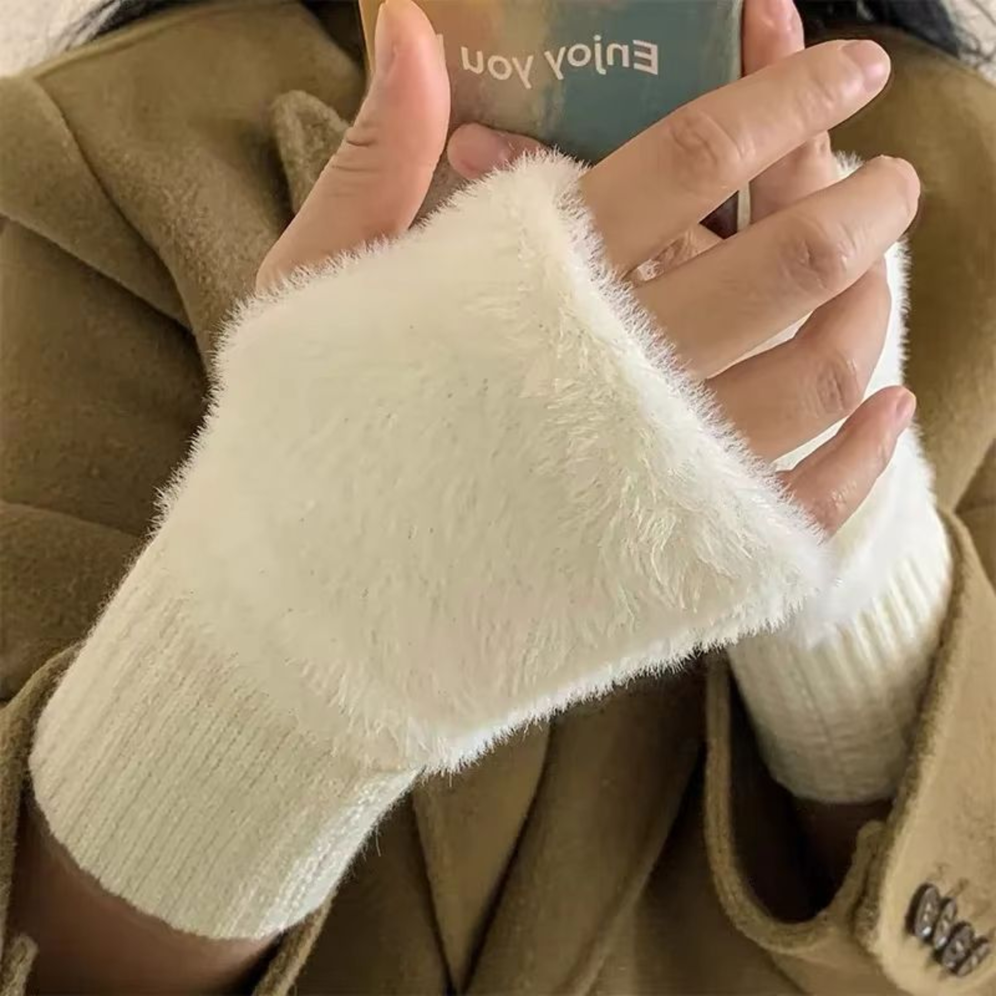 Womens Windproof Knitted Half Finger Gloves 2