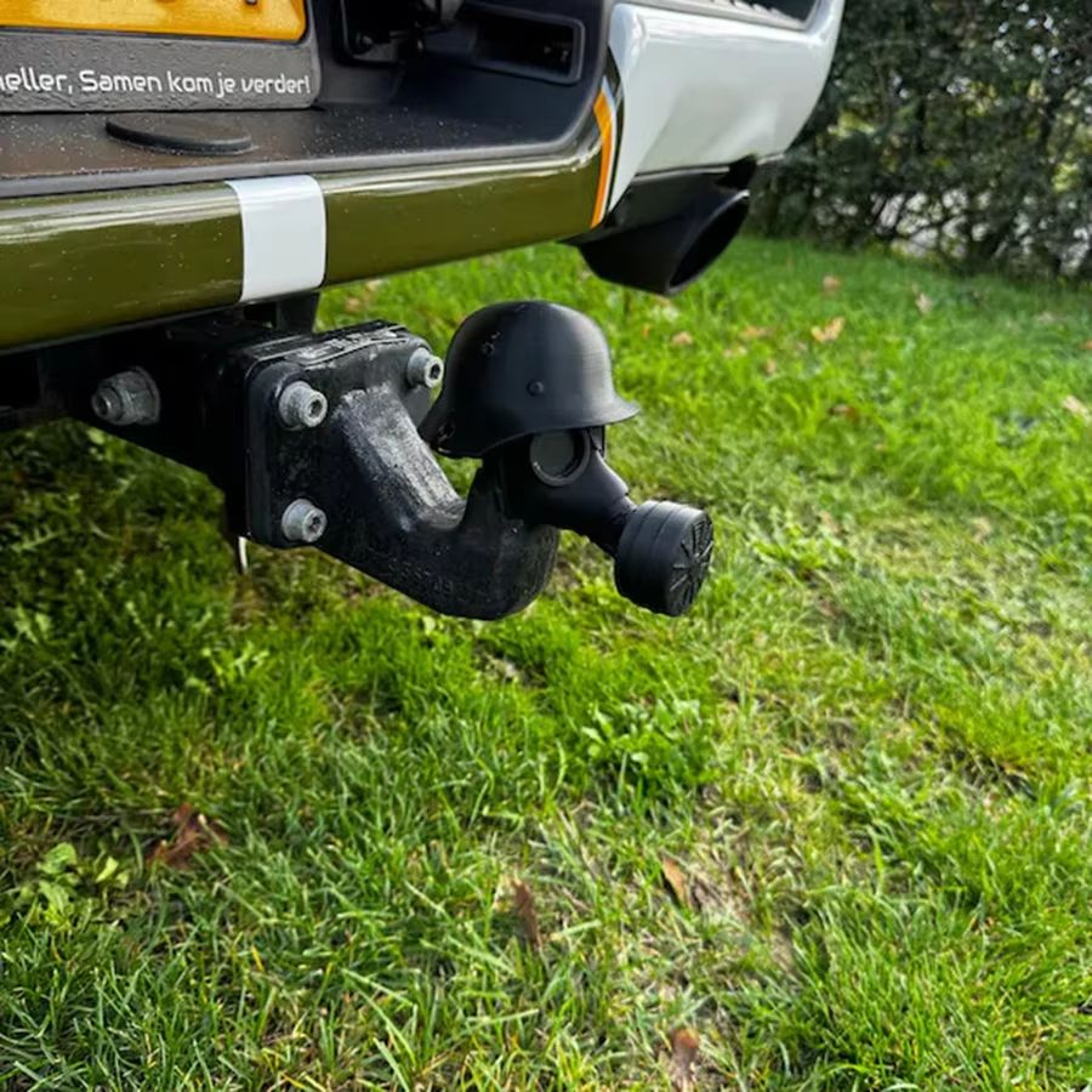 3D Trailer Hitch Ball Cover With Steel Helmet And Gas Mask Design Rust Protection Accessory 1