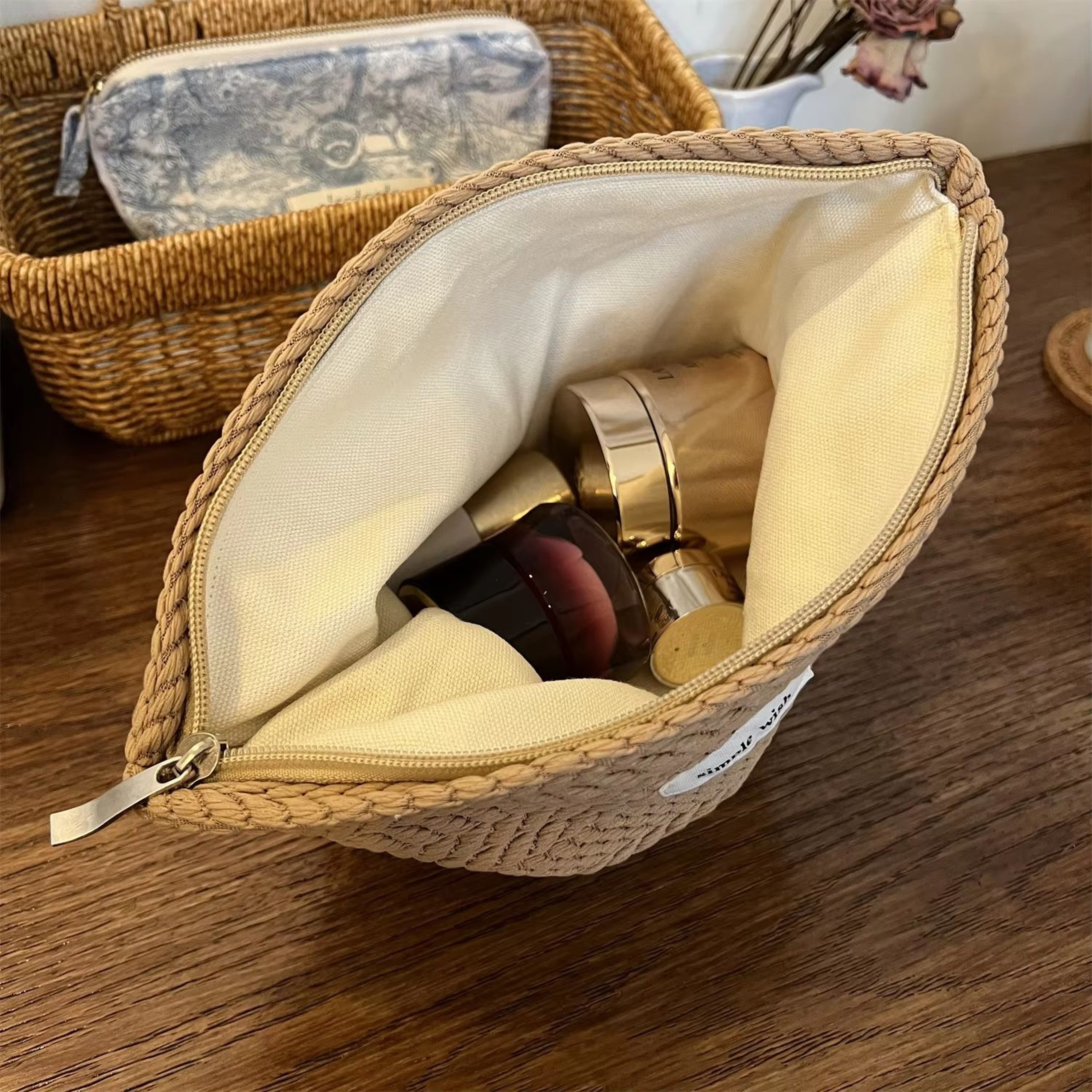 Artistic Handwoven Cotton Makeup Bag Crochet Cosmetic Pouch With Zipper 2