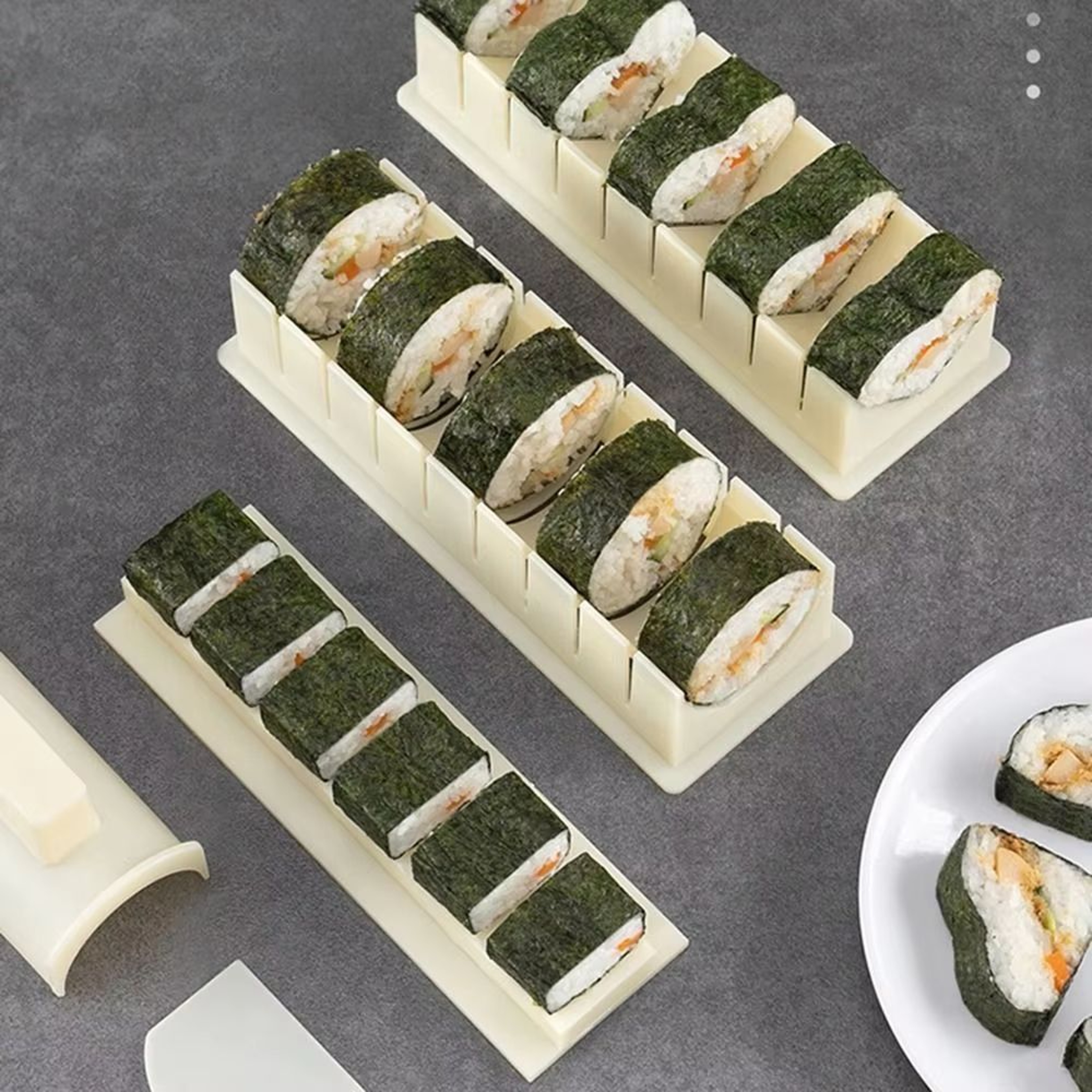 3pcs Sushi Maker Kit Kimbap Roll Molds Round Square Heart Easy DIY Sushi Rolling Mold Tools For Hom 1