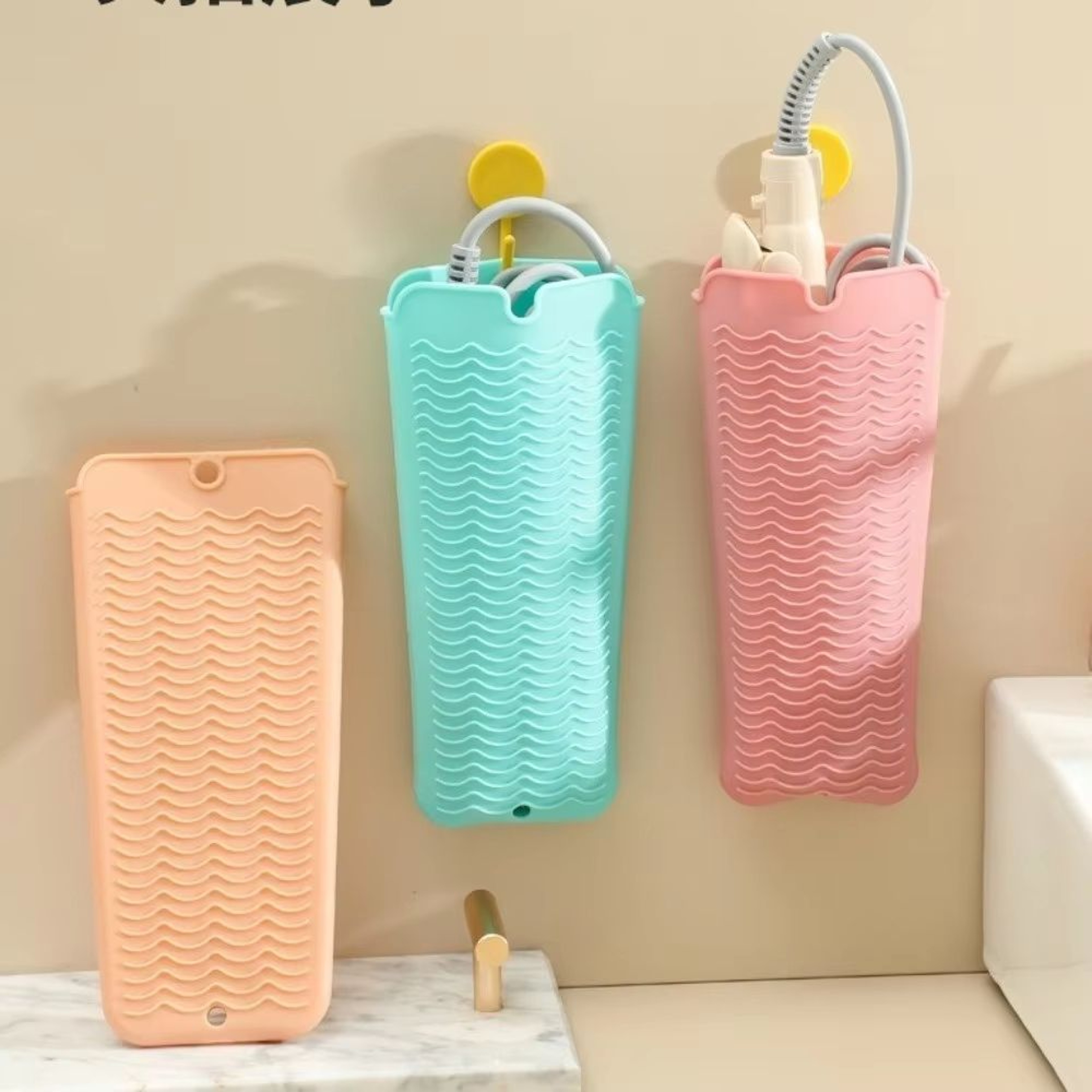 Heat Resistant Silicone Hair Styling Mat And Travel Pouch 3