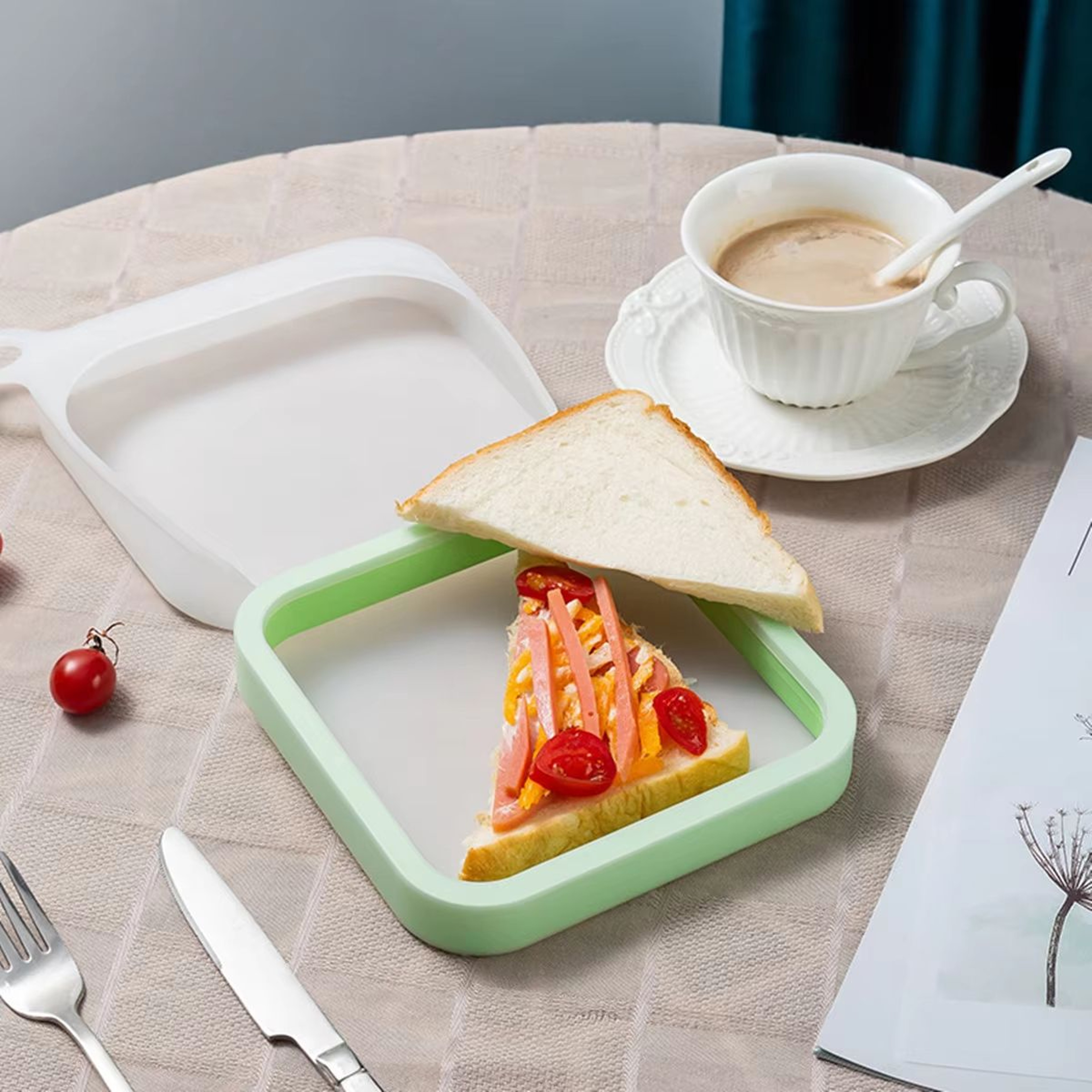 Green Transparent Silicone Sandwich Toast Lunch Box Portable Bread Storage For School Office 2