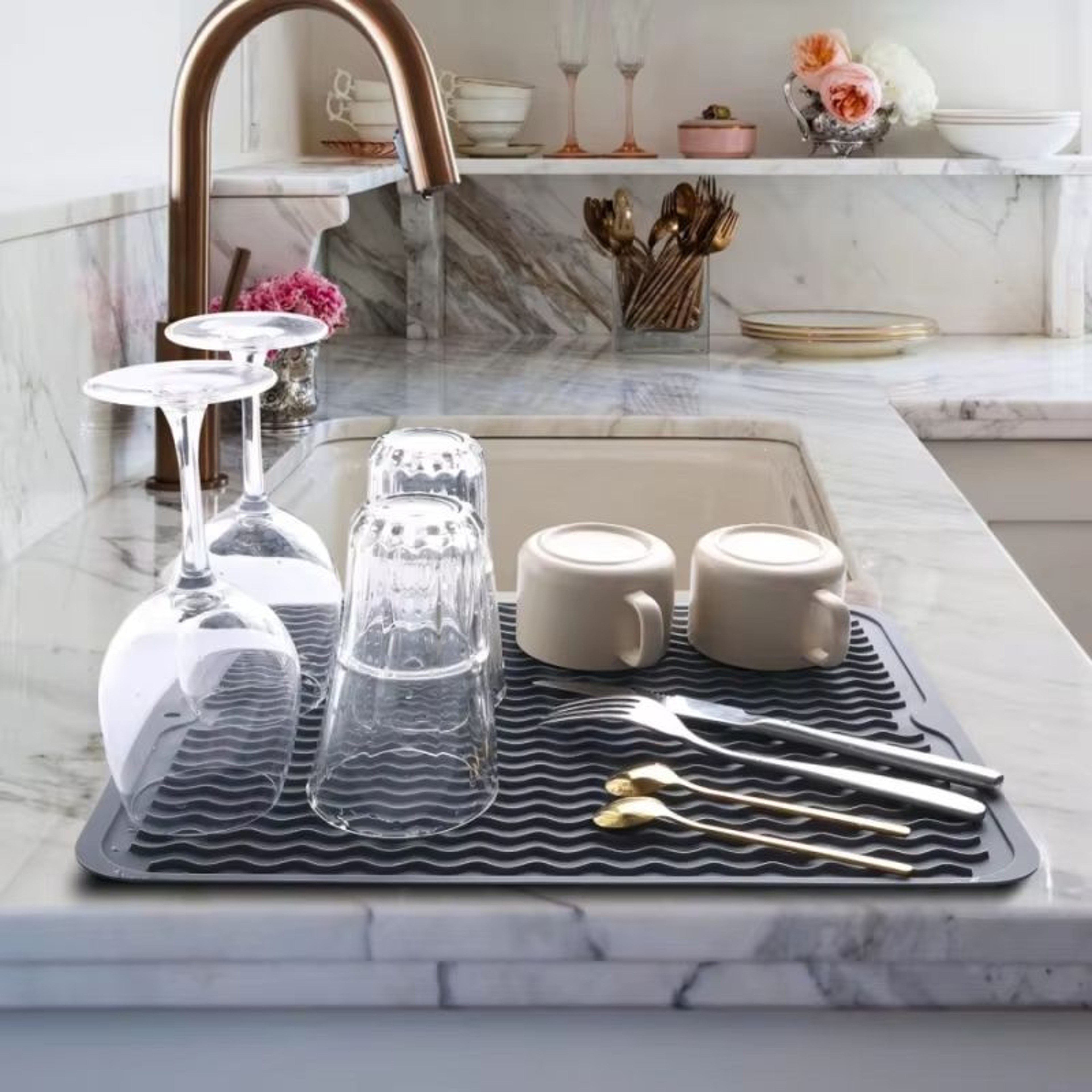 Silicone Kitchen Draining And Heat Insulation Mat Countertop Drying And AntiScald Tableware Mat 2