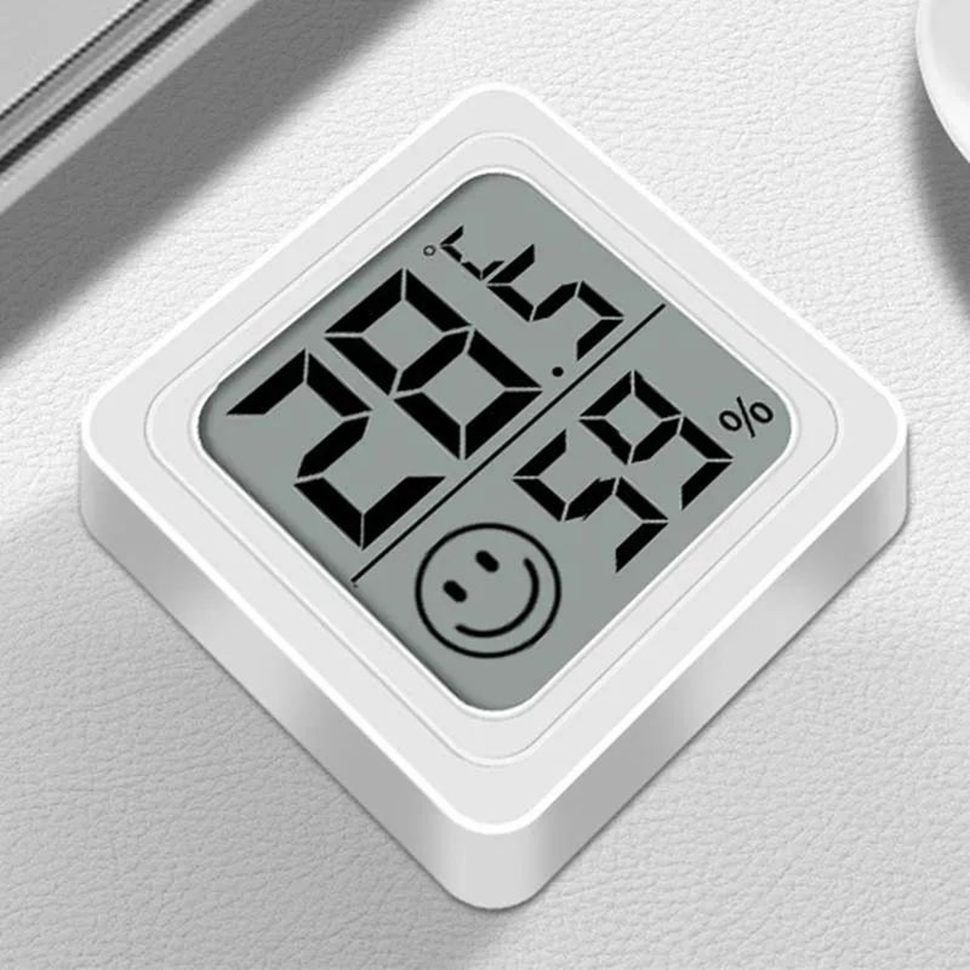 LCD Digital Indoor Thermometer And Hygrometer Temperature  Humidity Meter 0