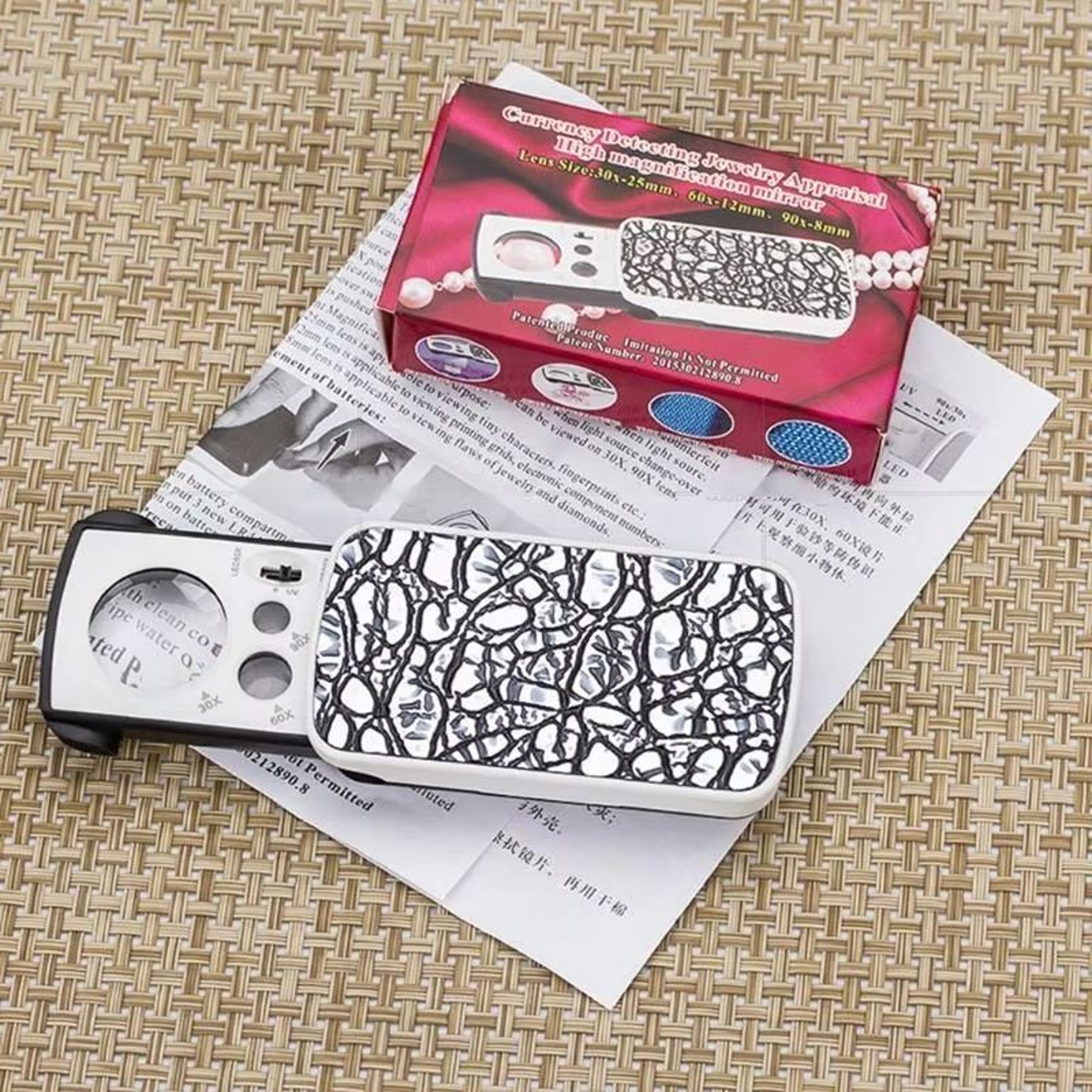 Portable LED Jewelry Magnifier Loupes 30X 60X 90X Mini Pocket Illuminated Loupe 1