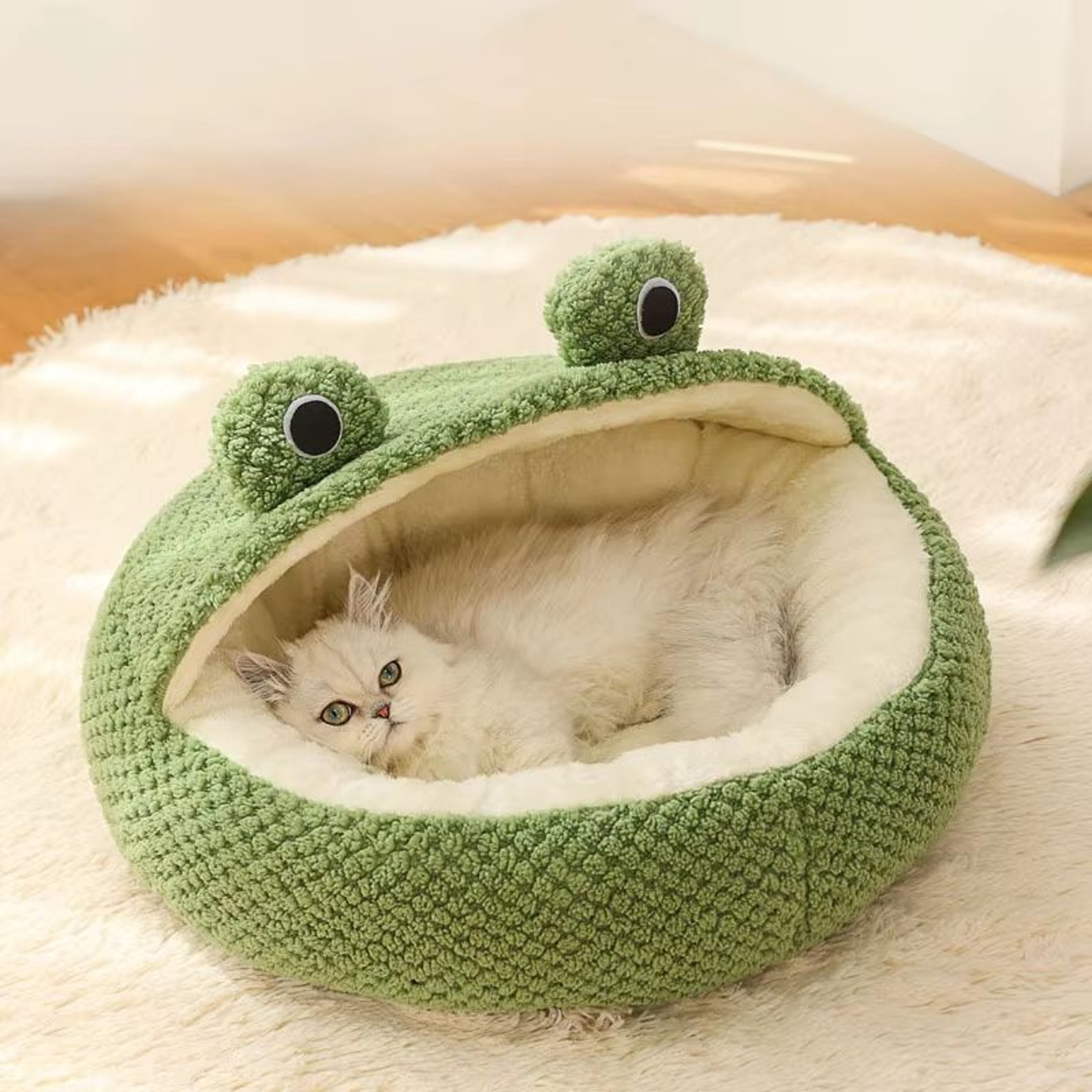 Plush Frog Shaped Winter Warm Pet Nest For Small Dogs And Cats 2