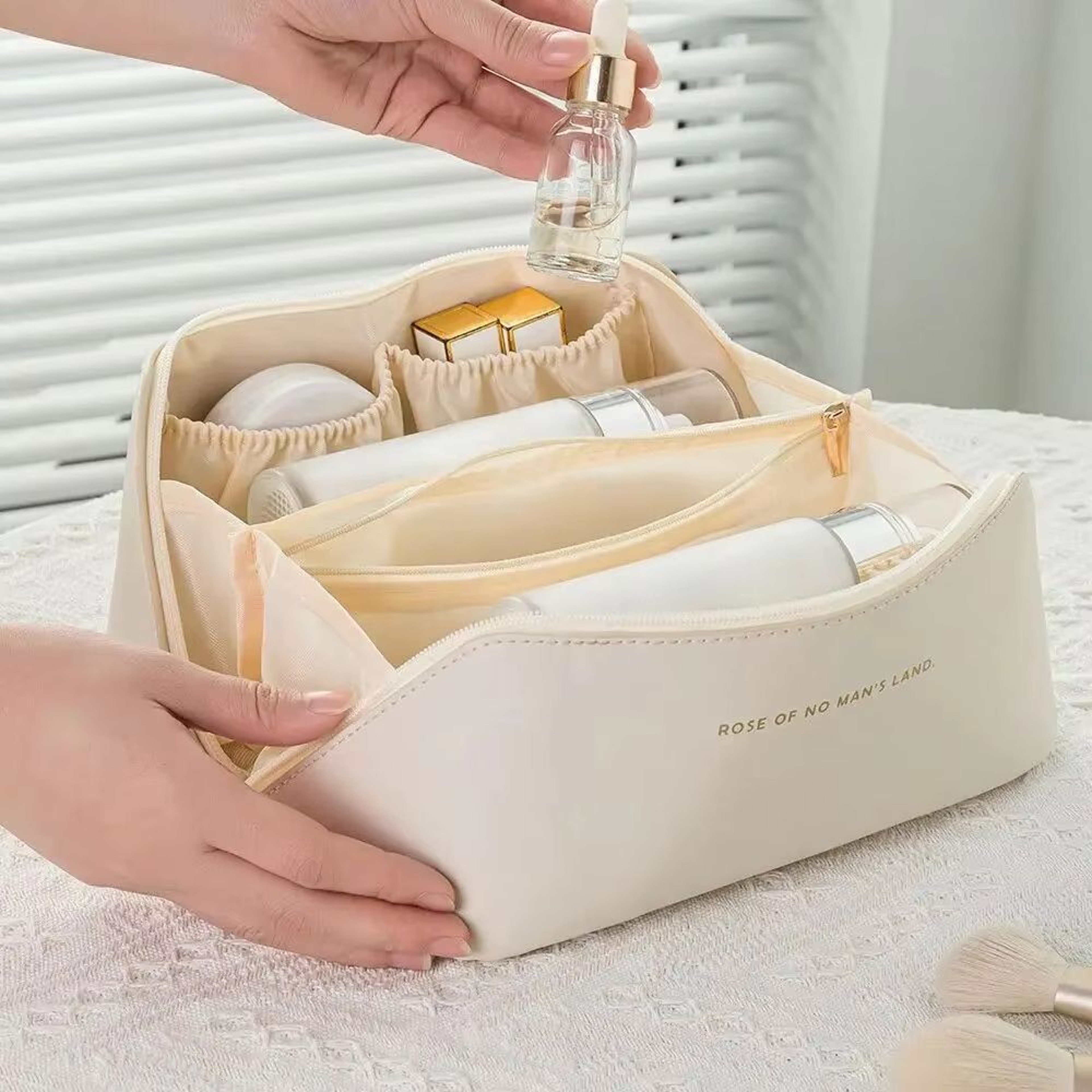 Luxury Womens Makeup Organizer And Travel Cosmetic Bag With Zipper 9
