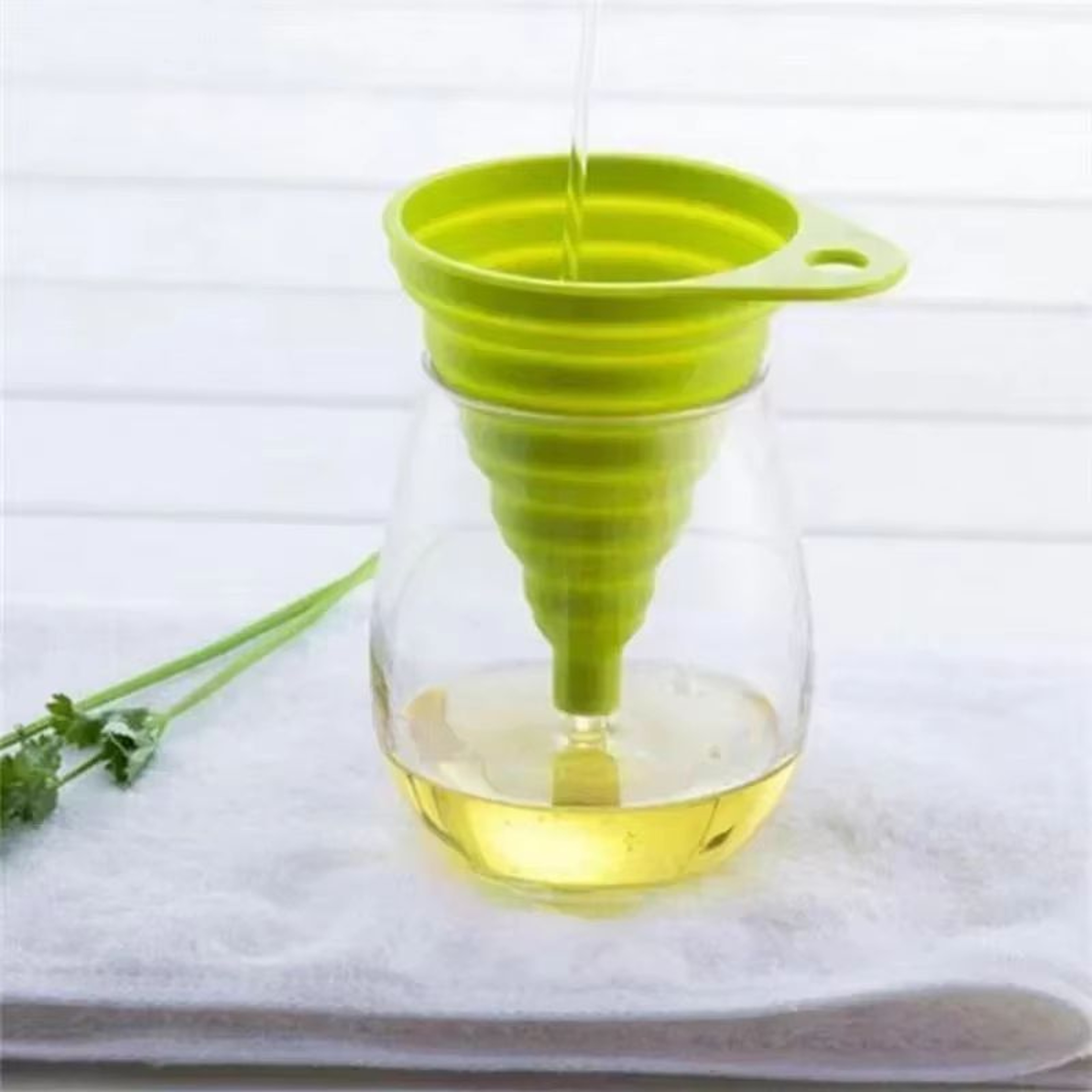Mini Silicone Gel Foldable Collapsible Funnel For Kitchen Use 1