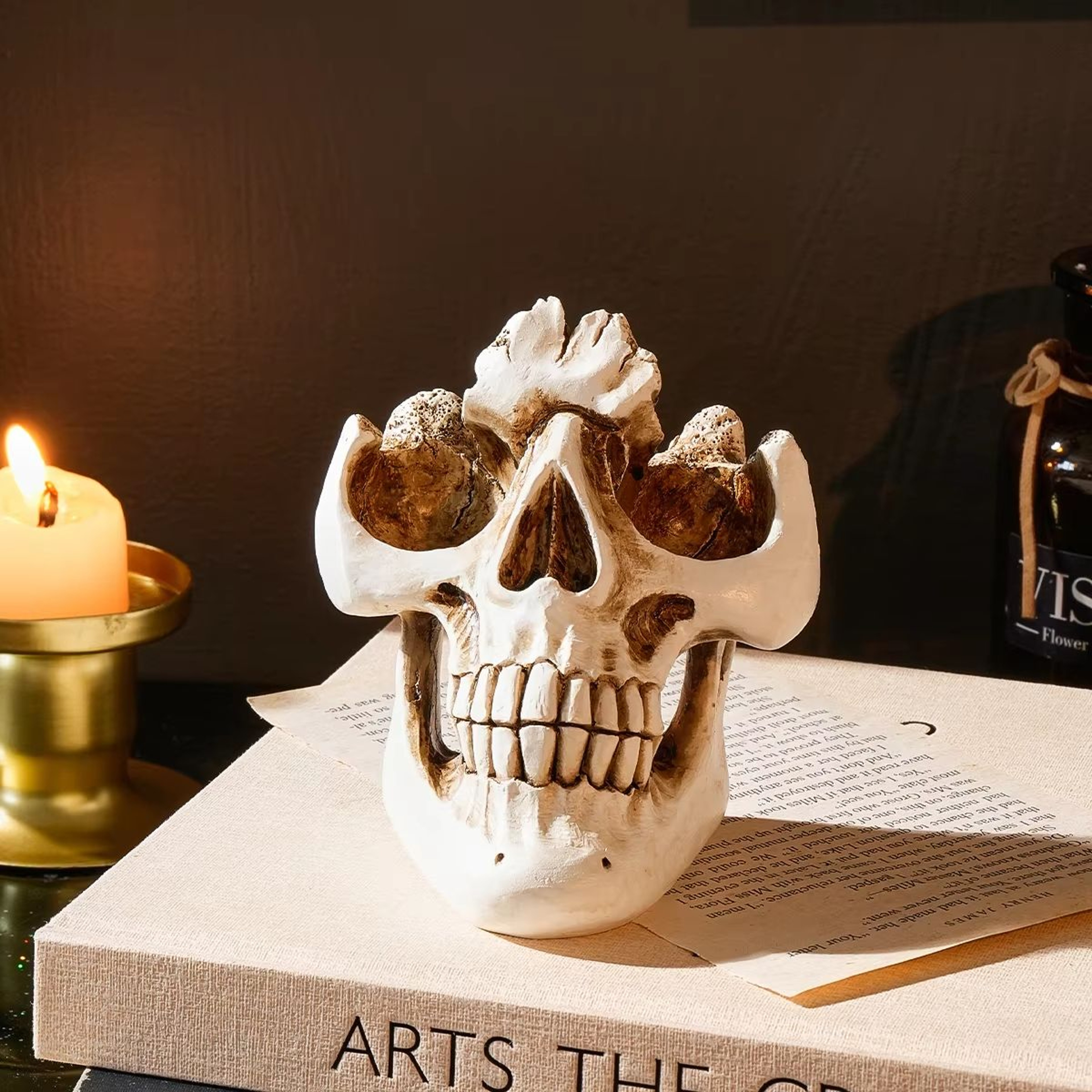 Resin Skull Shaped Glasses Storage Rack Halloween Home Decor 3