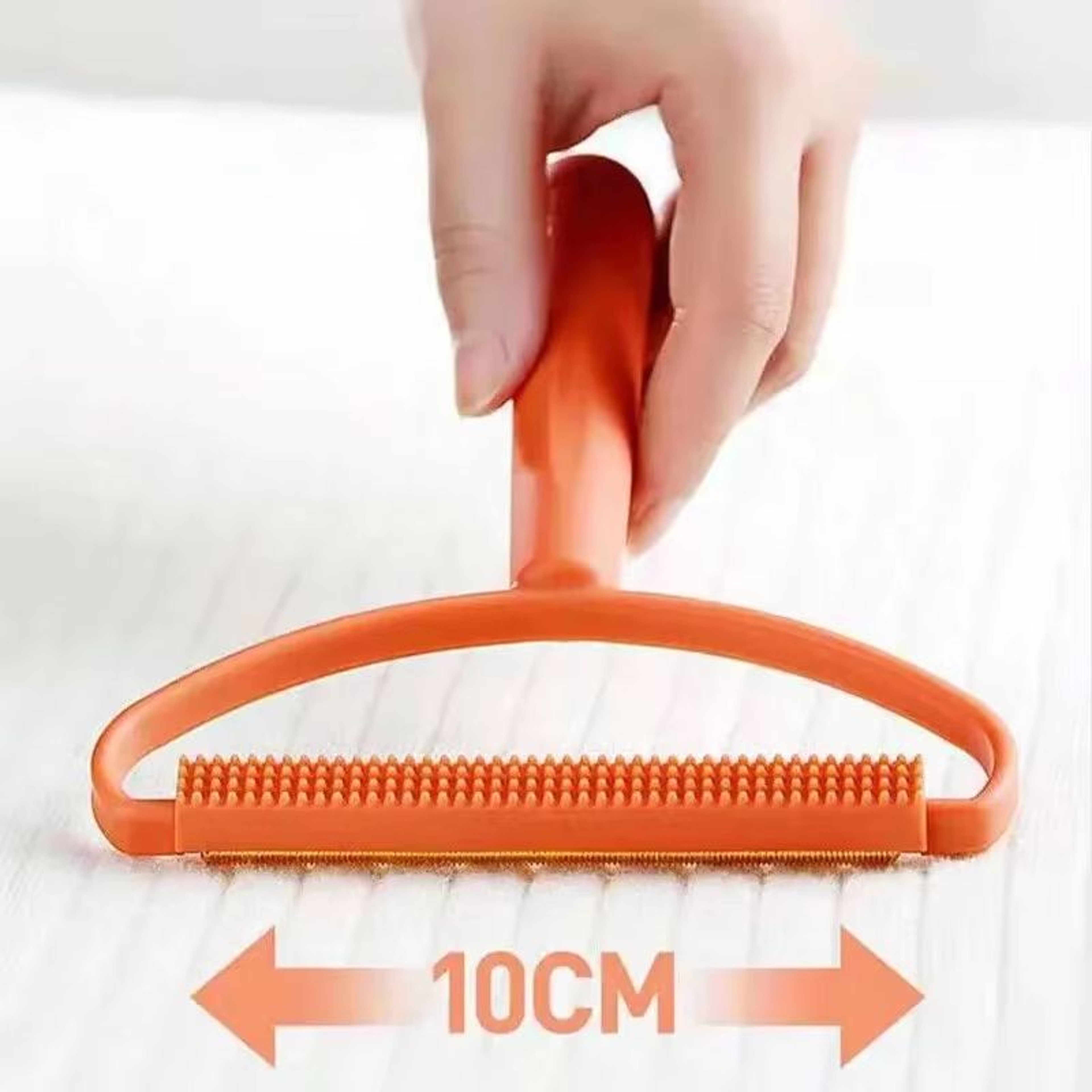 Portable Fabric Lint Roller And Hair Remover For Clothes And Furniture 1
