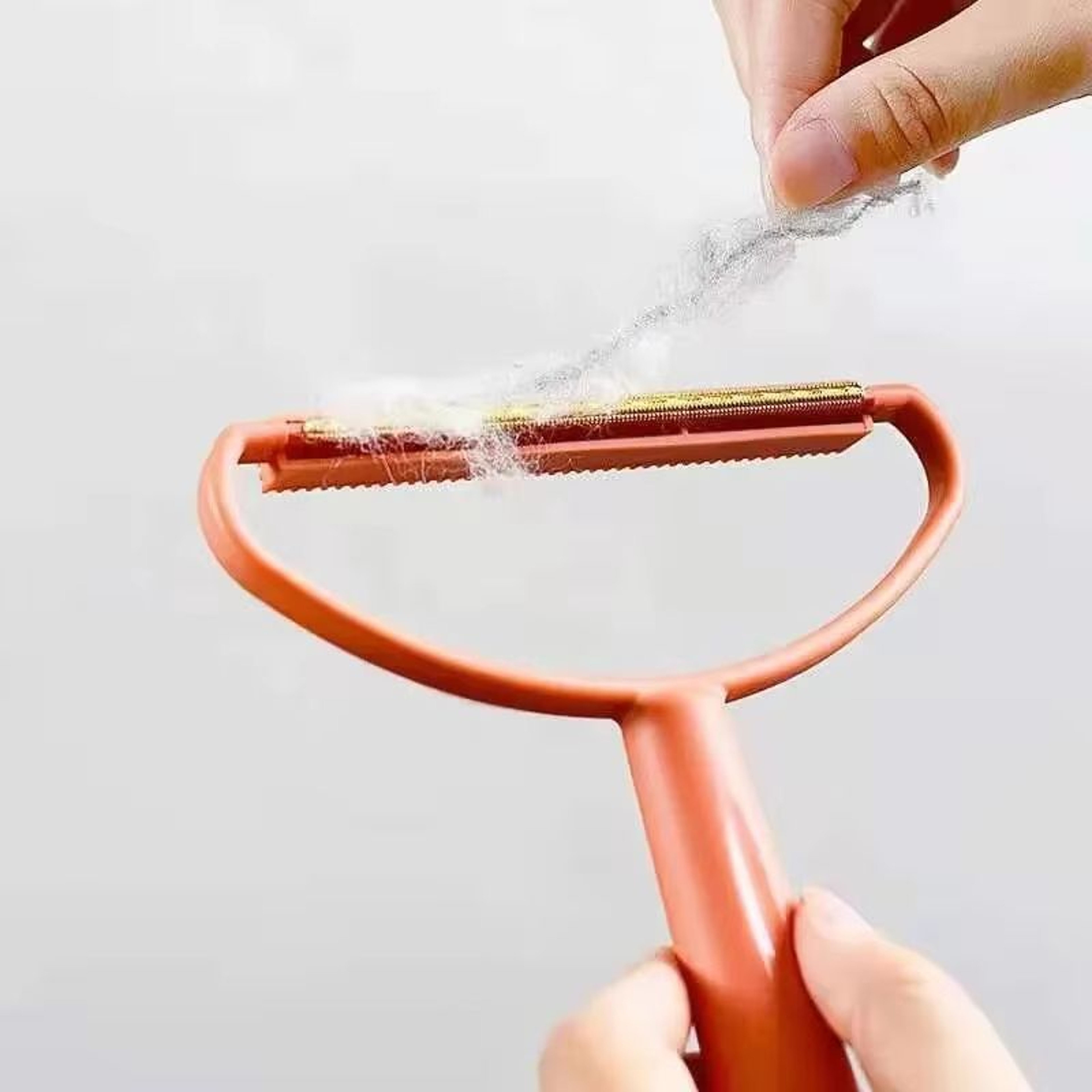 Portable Fabric Lint Roller And Hair Remover For Clothes And Furniture 2