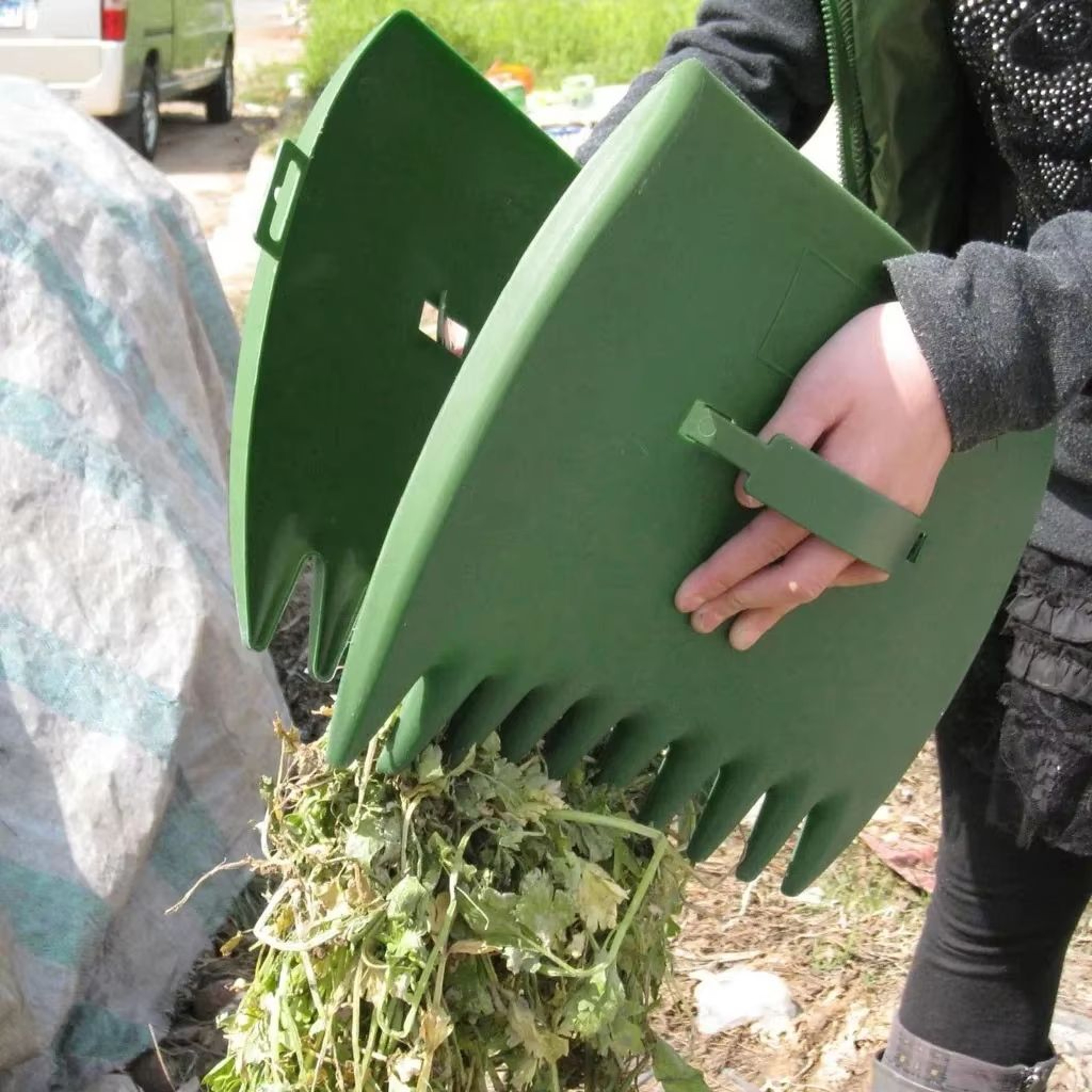 Leaf Hand Rake And Rubbish PickUp Claws For Garden And Yard Cleanup 5