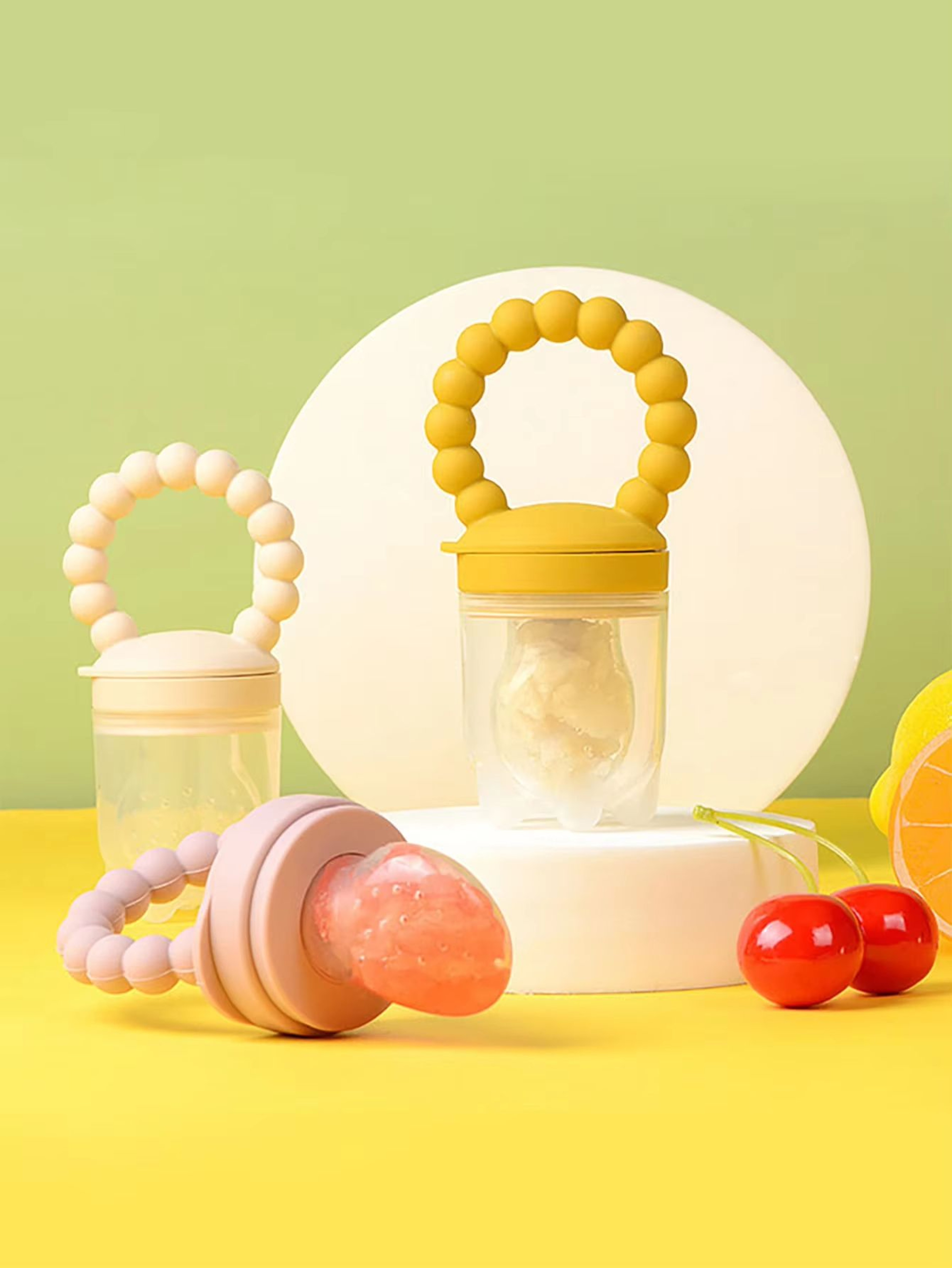 4Piece Silicone Baby Fruit Feeder With EasyGrip Handle And Extra Pouches 2