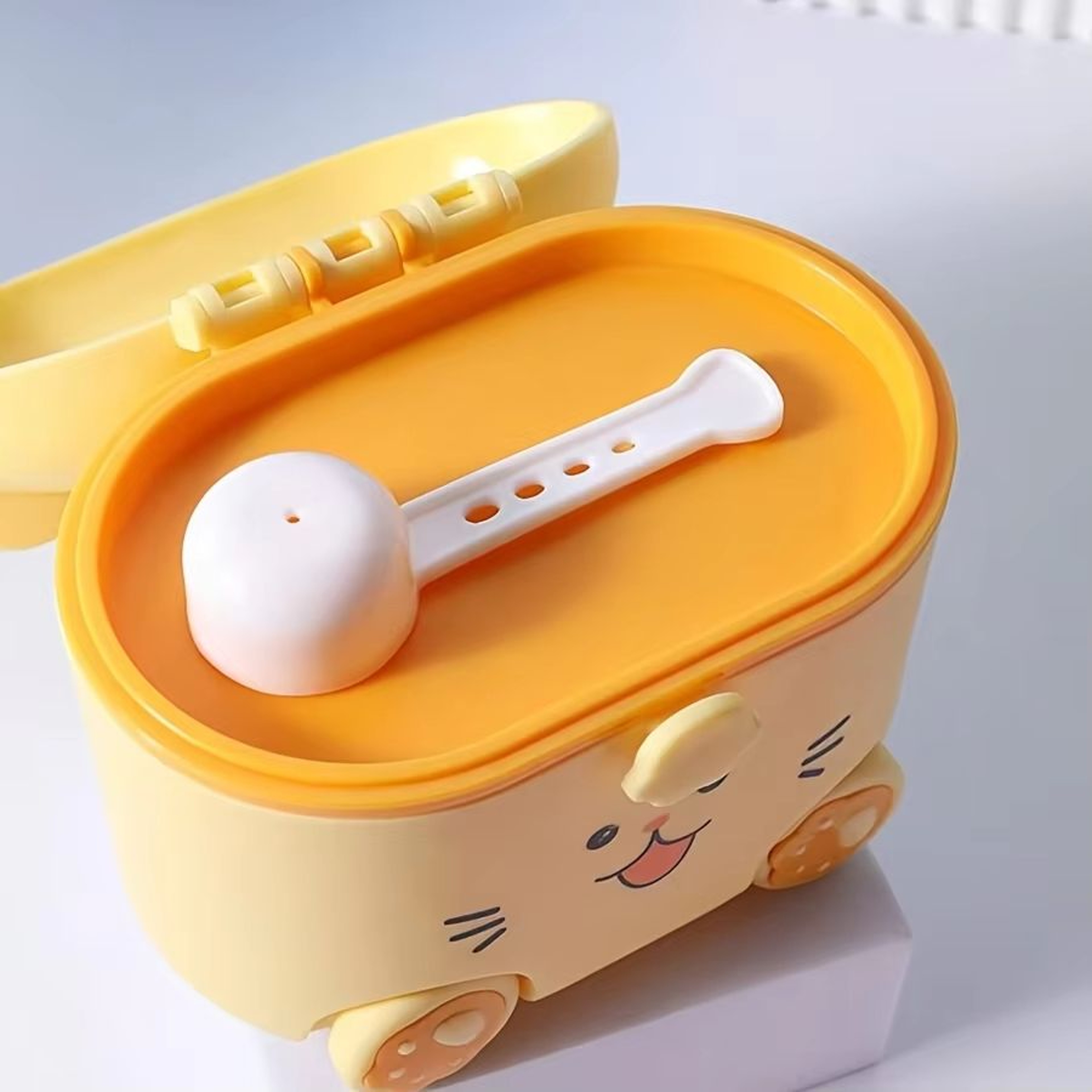 Cute Cat Locking Baby Formula Container With Spoon Portable Snack Box 4