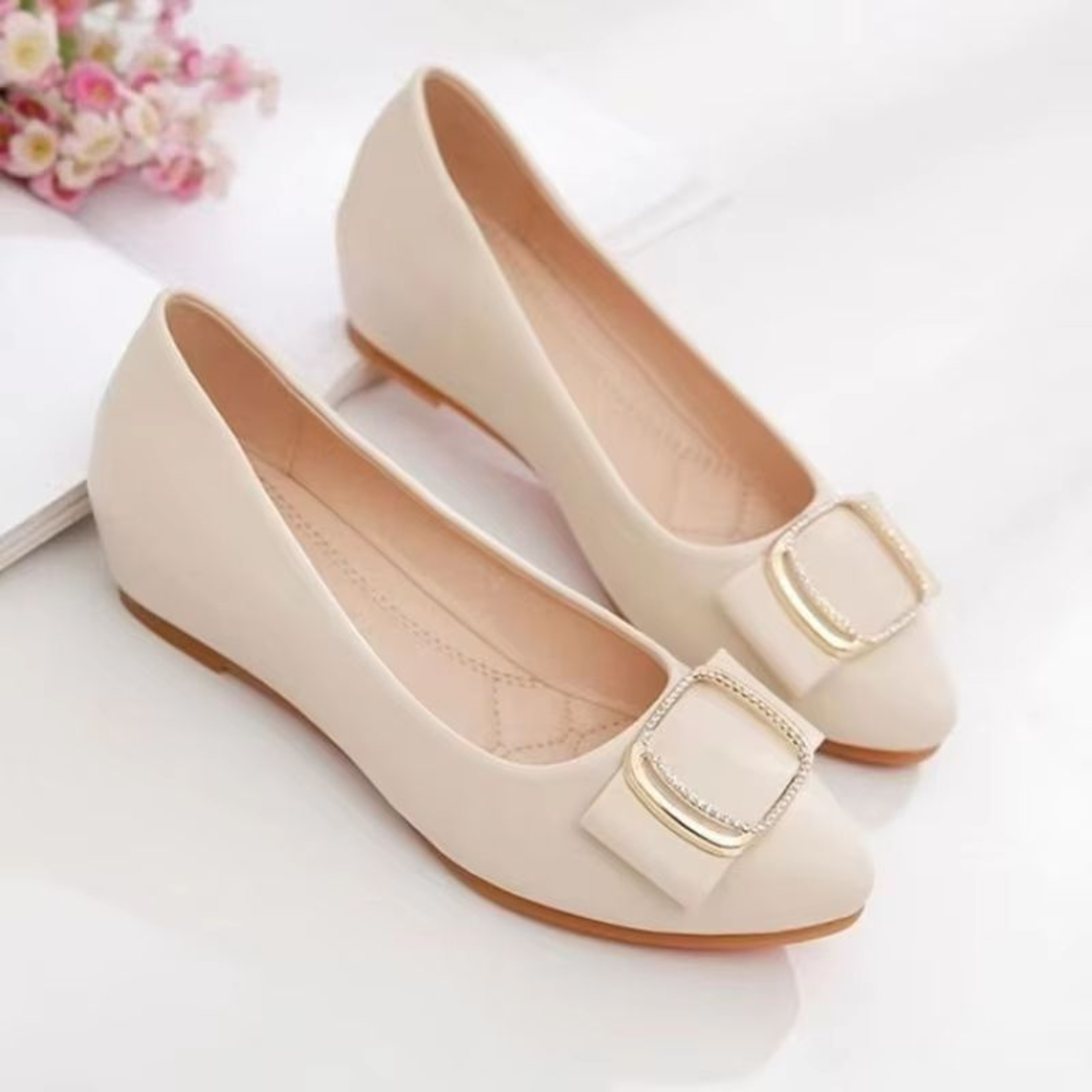 Modern Minimalist SquareBuckle Leather Flats For Women 1