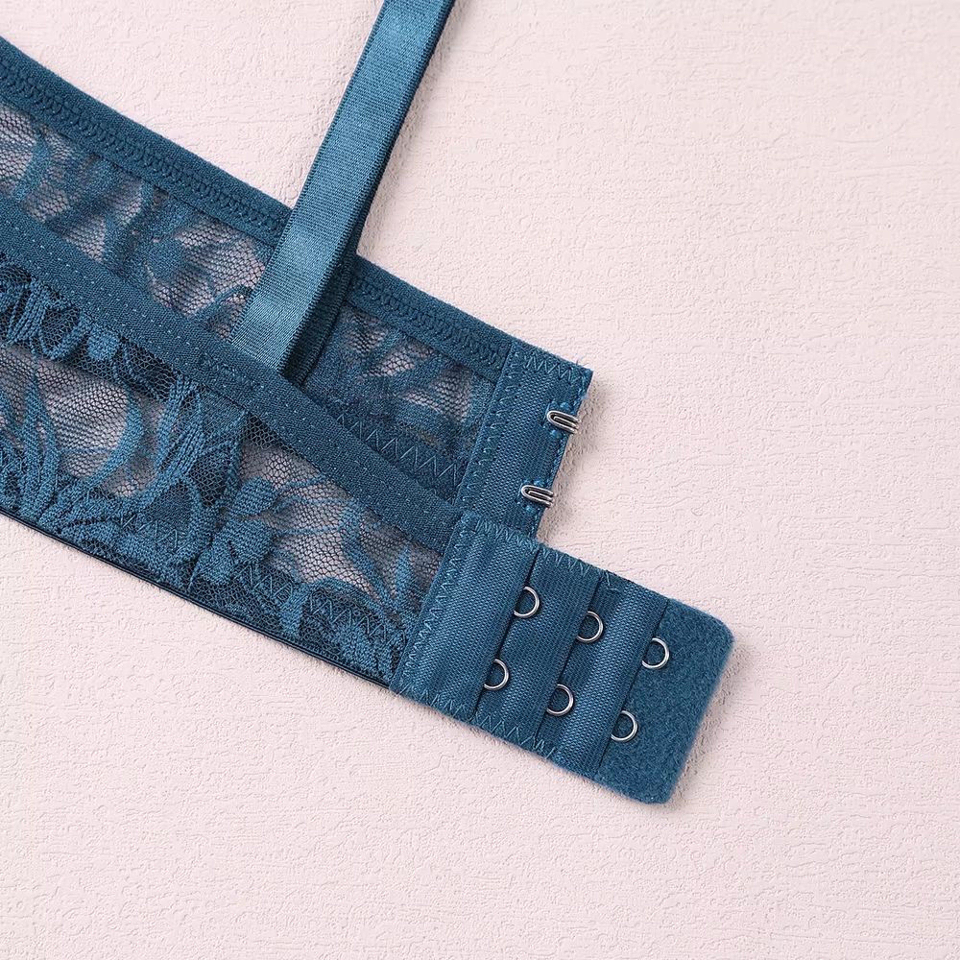 Elegant Curve Lace Underwired Bra For Plus Size Women 5