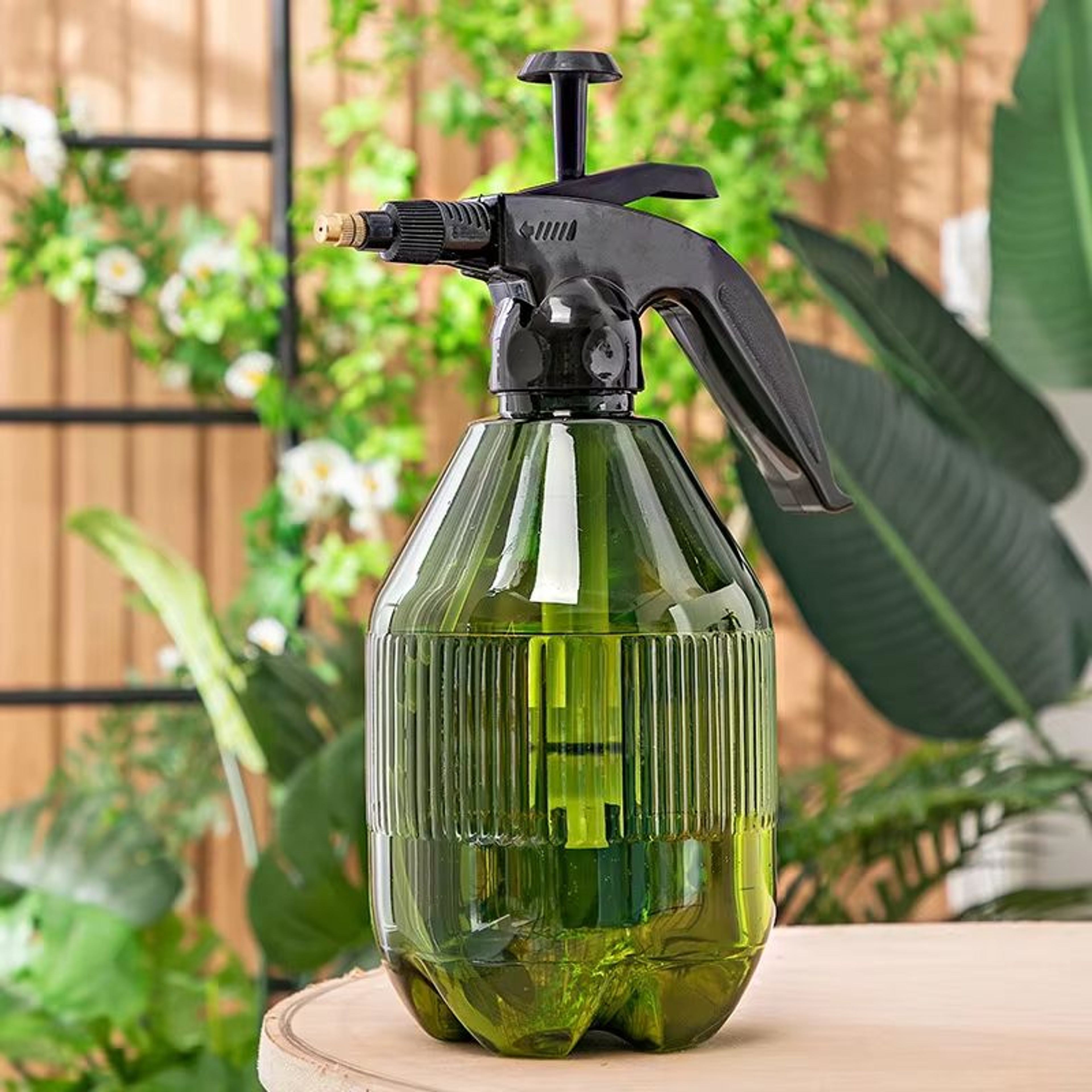 25 Fl Oz  676 Fl Oz MultiFunction Pneumatic Spray Bottle Pressure Watering Can 2