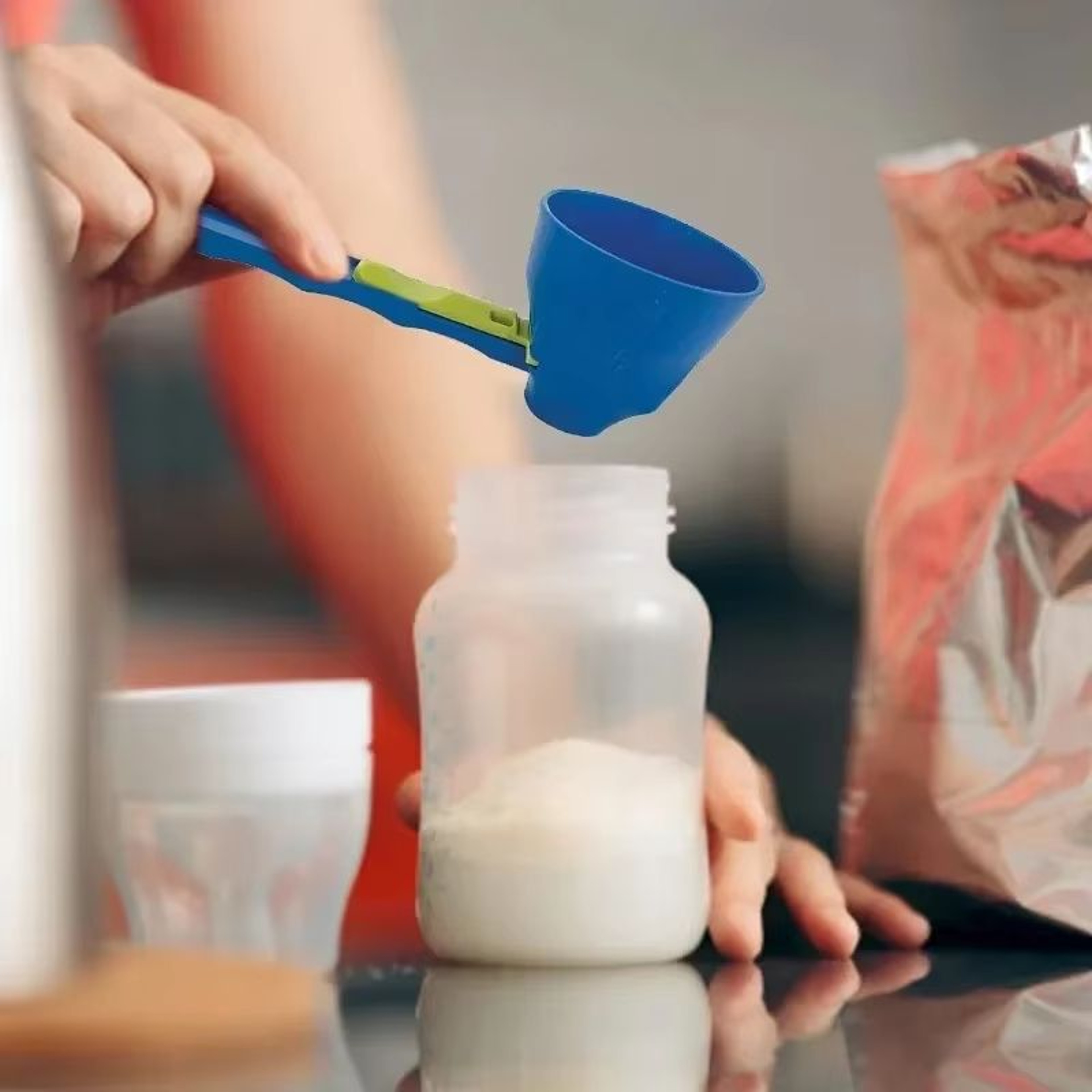 Mess Free Protein Powder Scoop With Sliding Funnel For Bottles And Shakers 1