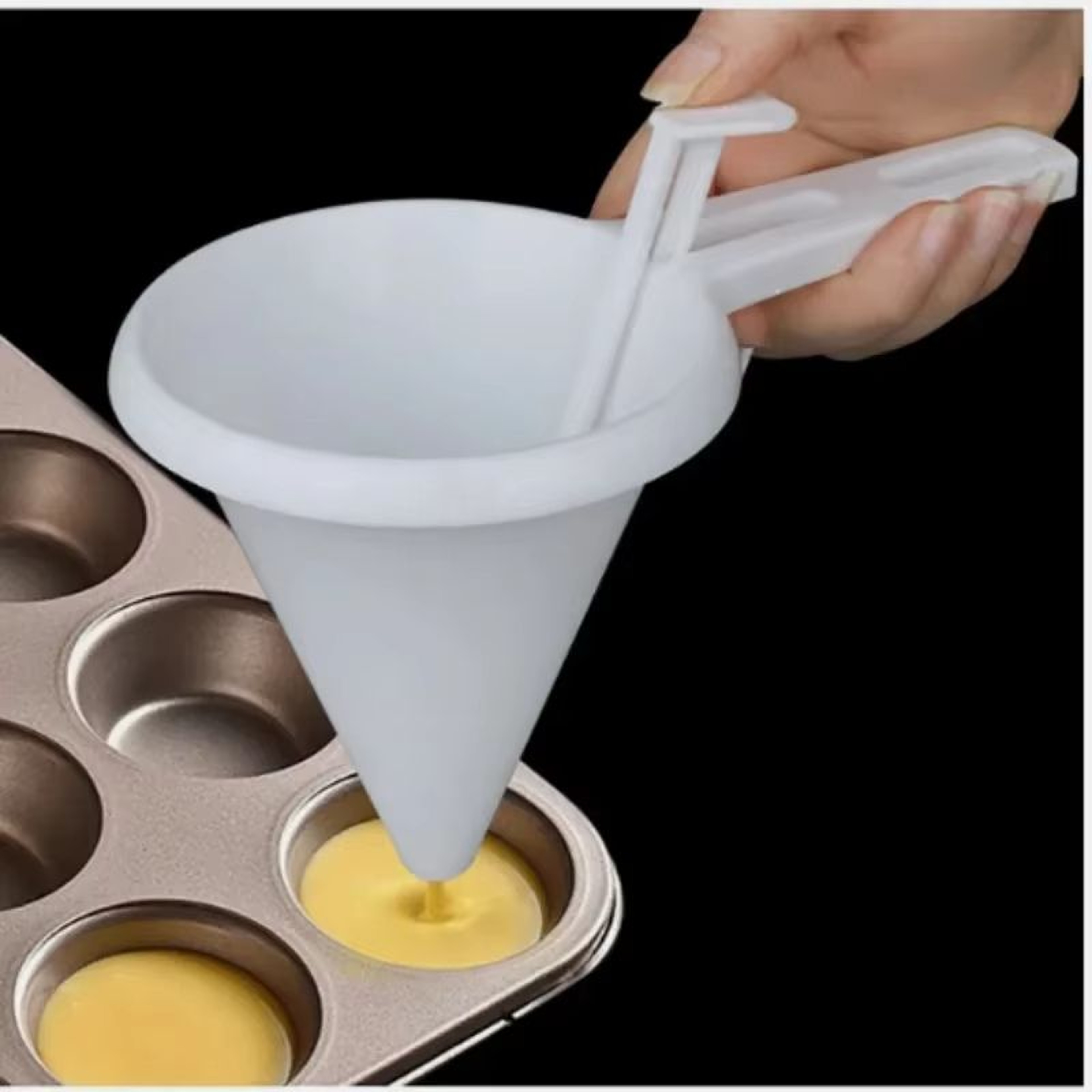 Handheld Batter Dispenser Measuring Cup For Pancakes Cupcakes And Baking 1
