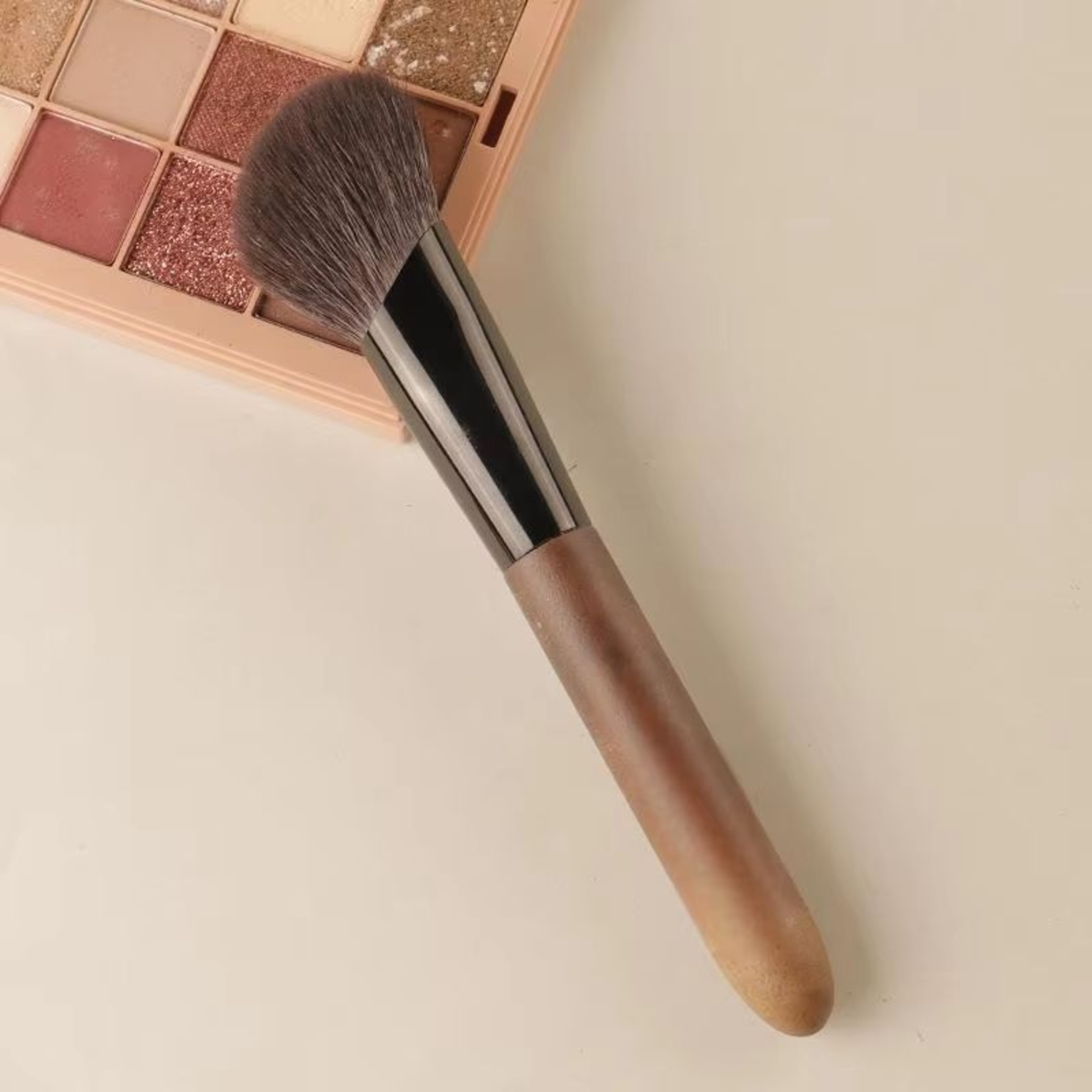 Professional Goat Hair Contour Brush Angled Face Sculpting Blending Makeup Brush For Contour Blush  1