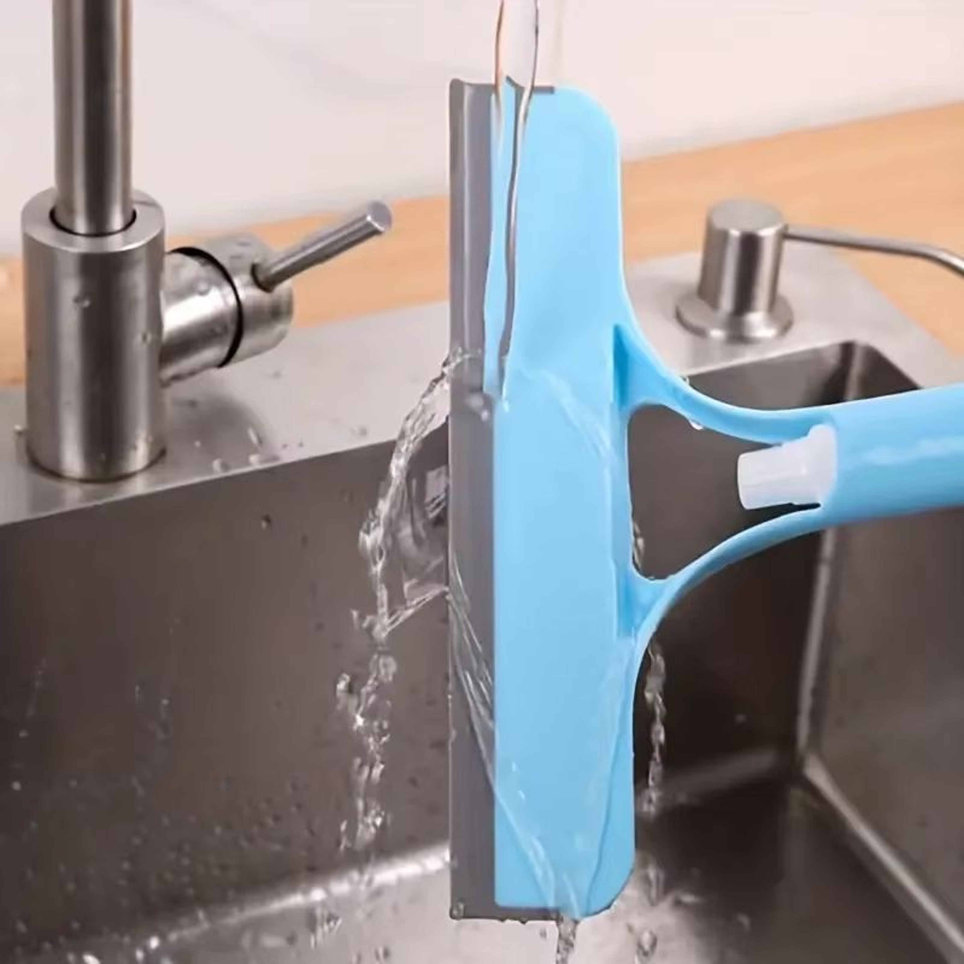 3 In 1 Spray Window Cleaning Tool Glass Scraper And Mirror Cleaner 1