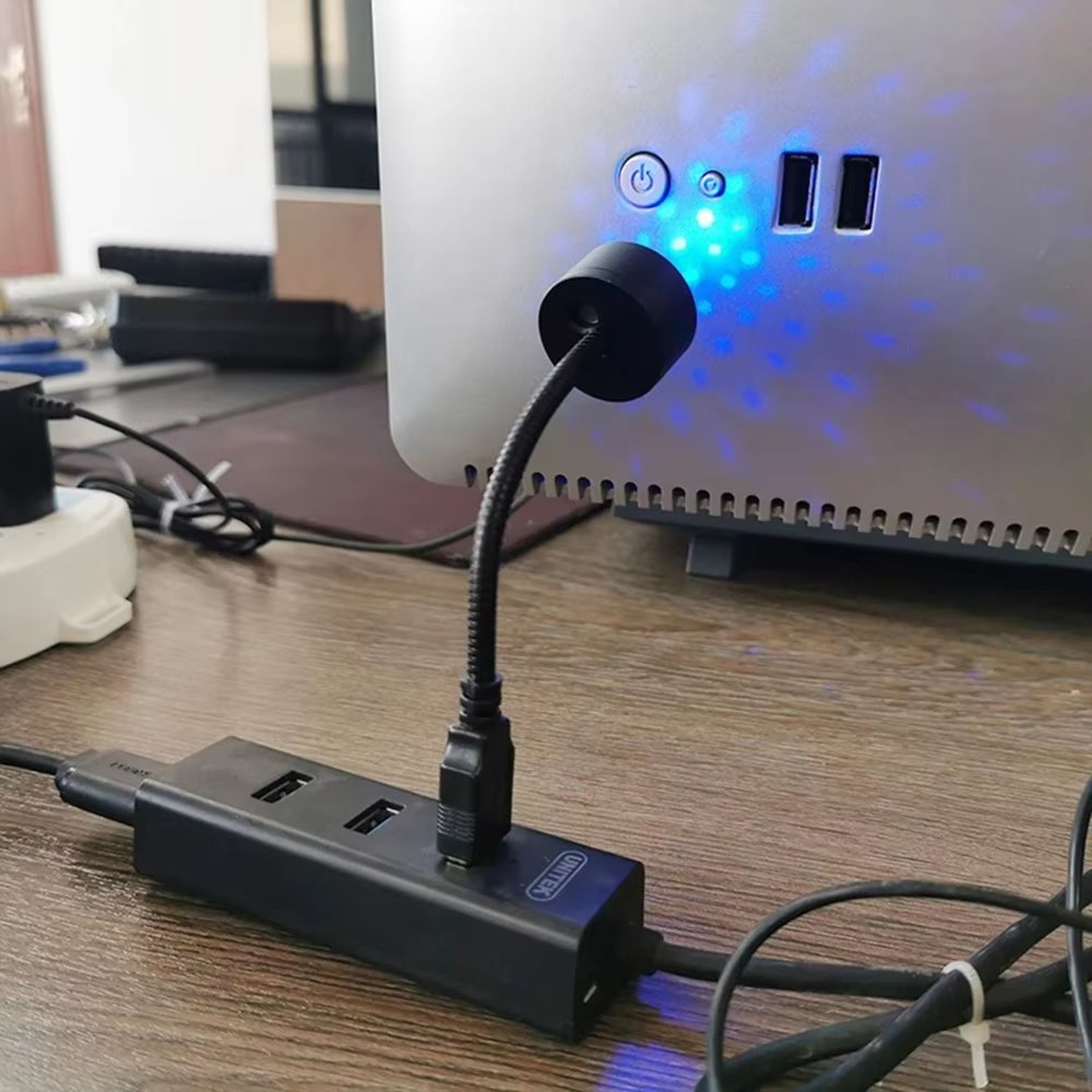 StarGlow USB Galaxy Car Roof Projector Light With Adjustable Head 2