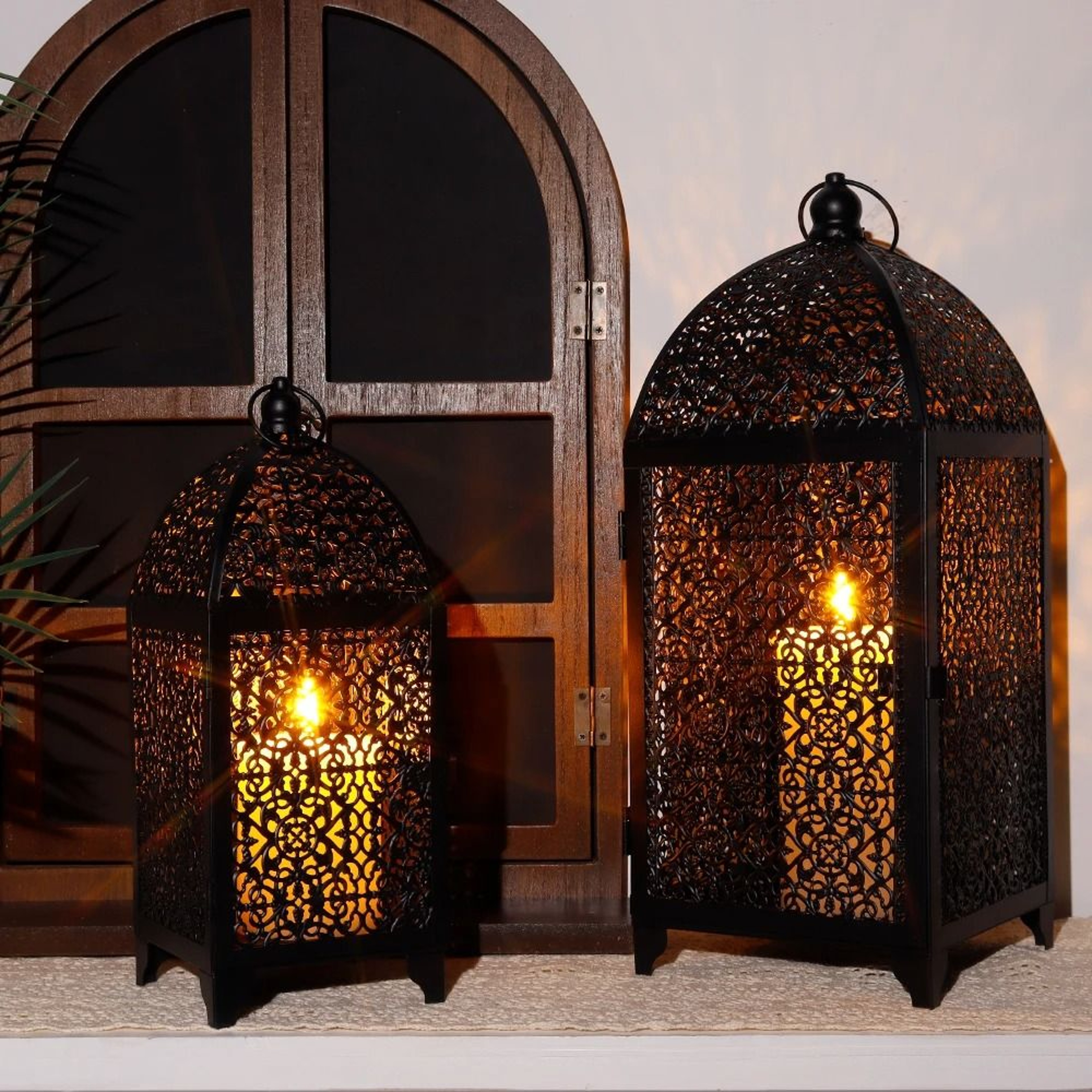 Black Metal Hanging Candle Lantern Set Decorative Hollow Pattern Lanterns 2