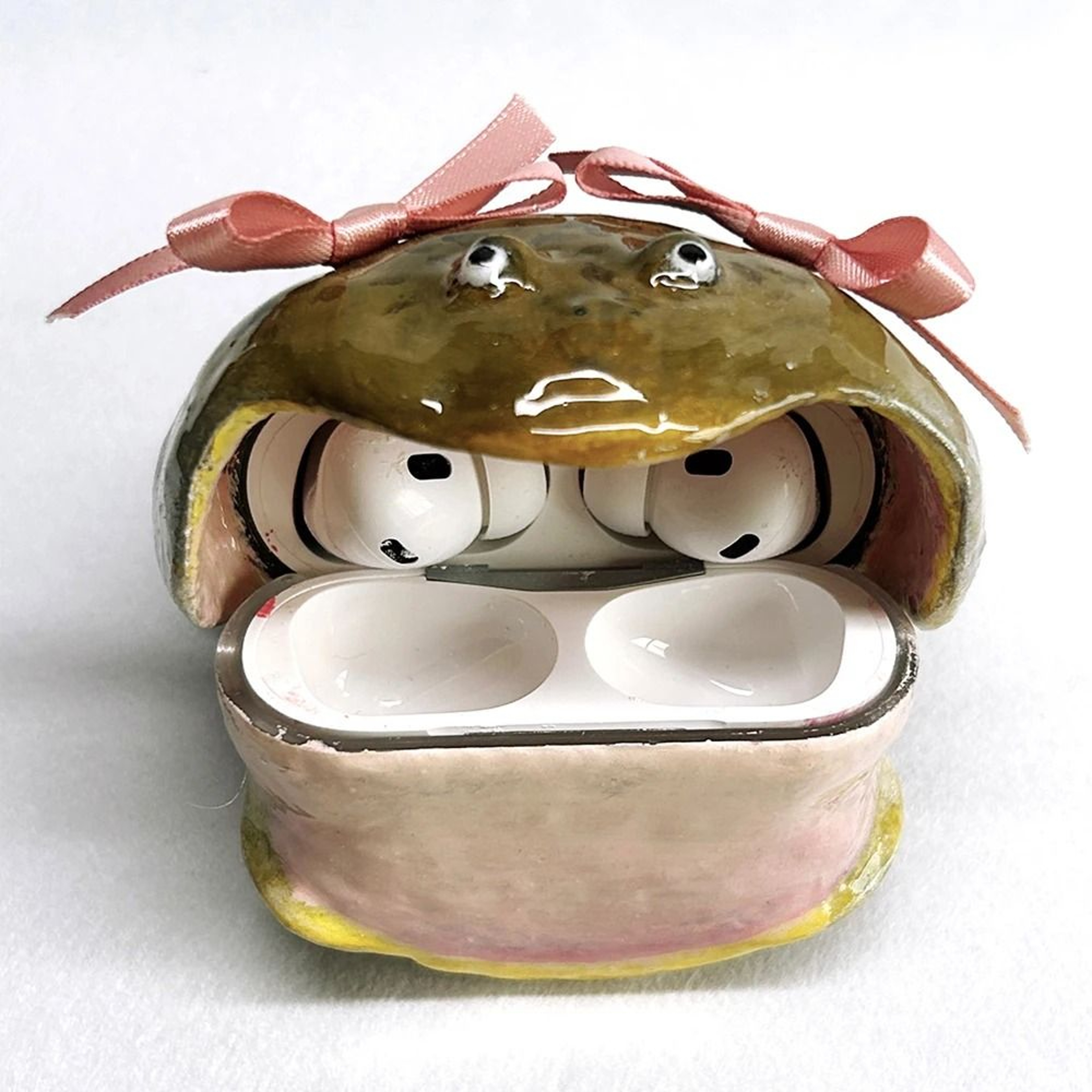 Cute Ugly Frog AirPods Case With Pink Bow Funny Protective Cover 3