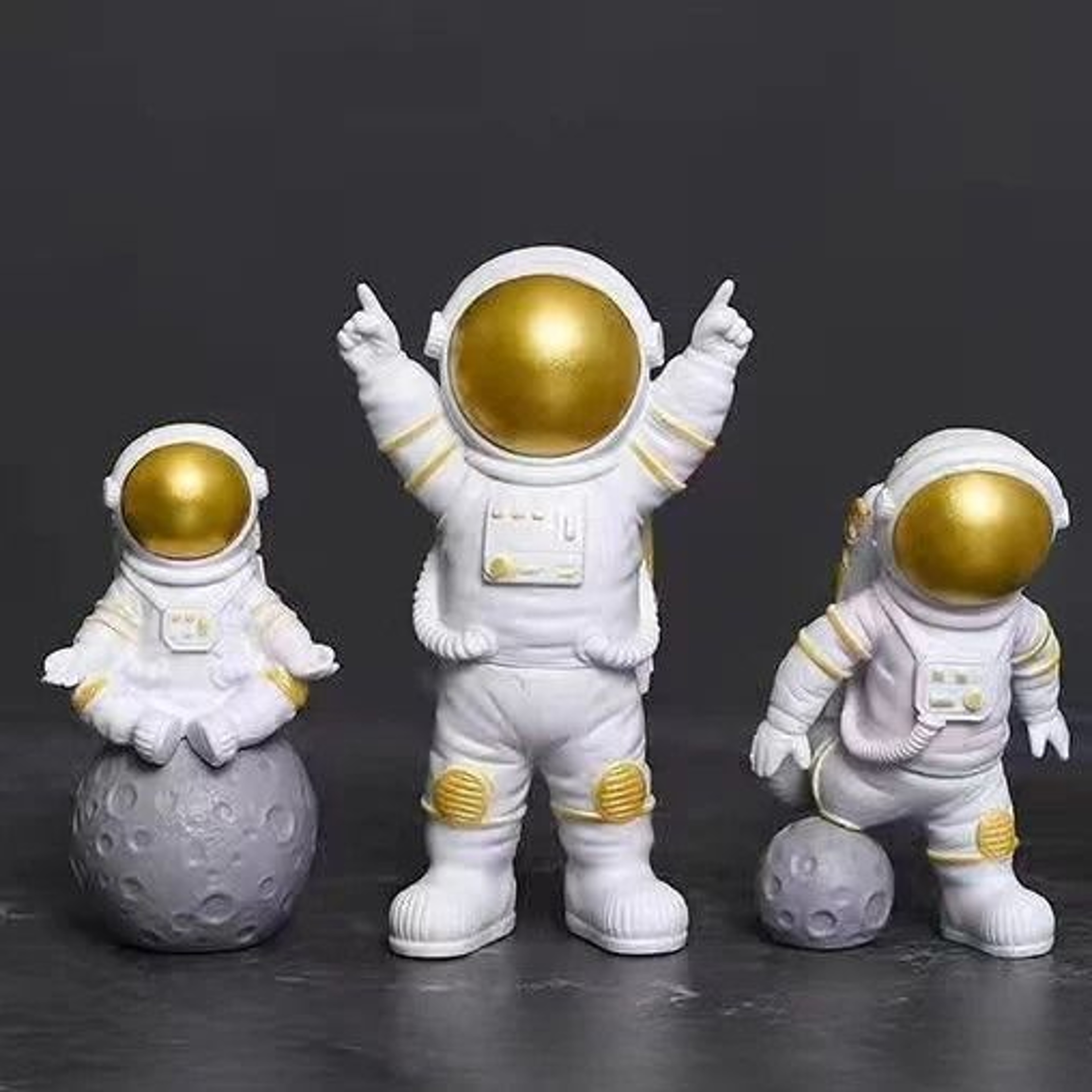 4Piece Astronaut Figurine Set  SpaceThemed Desk Decor  Educational Toy 10