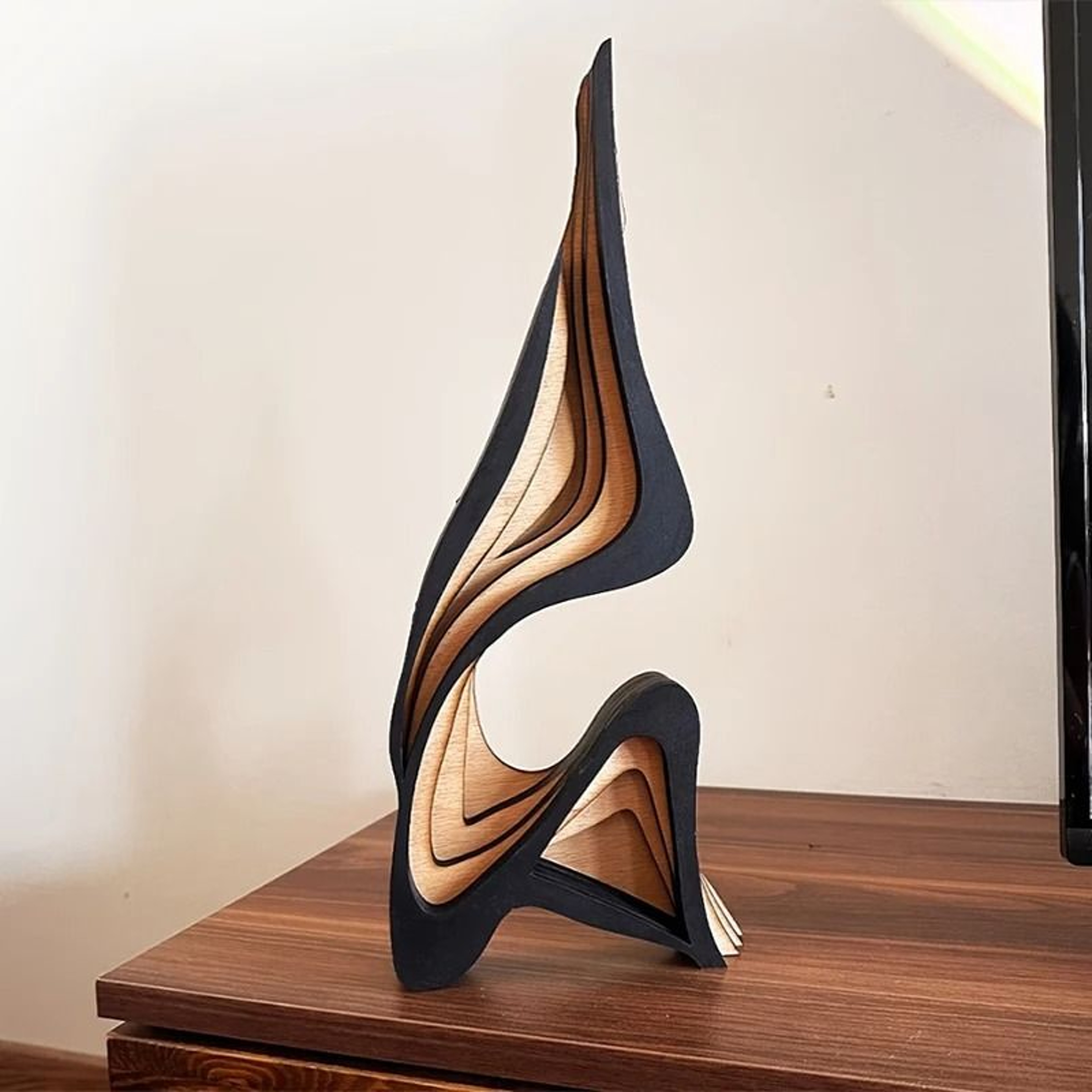 Abstract Wooden Curved Sculpture Decor For Bookshelves  Desktops 1