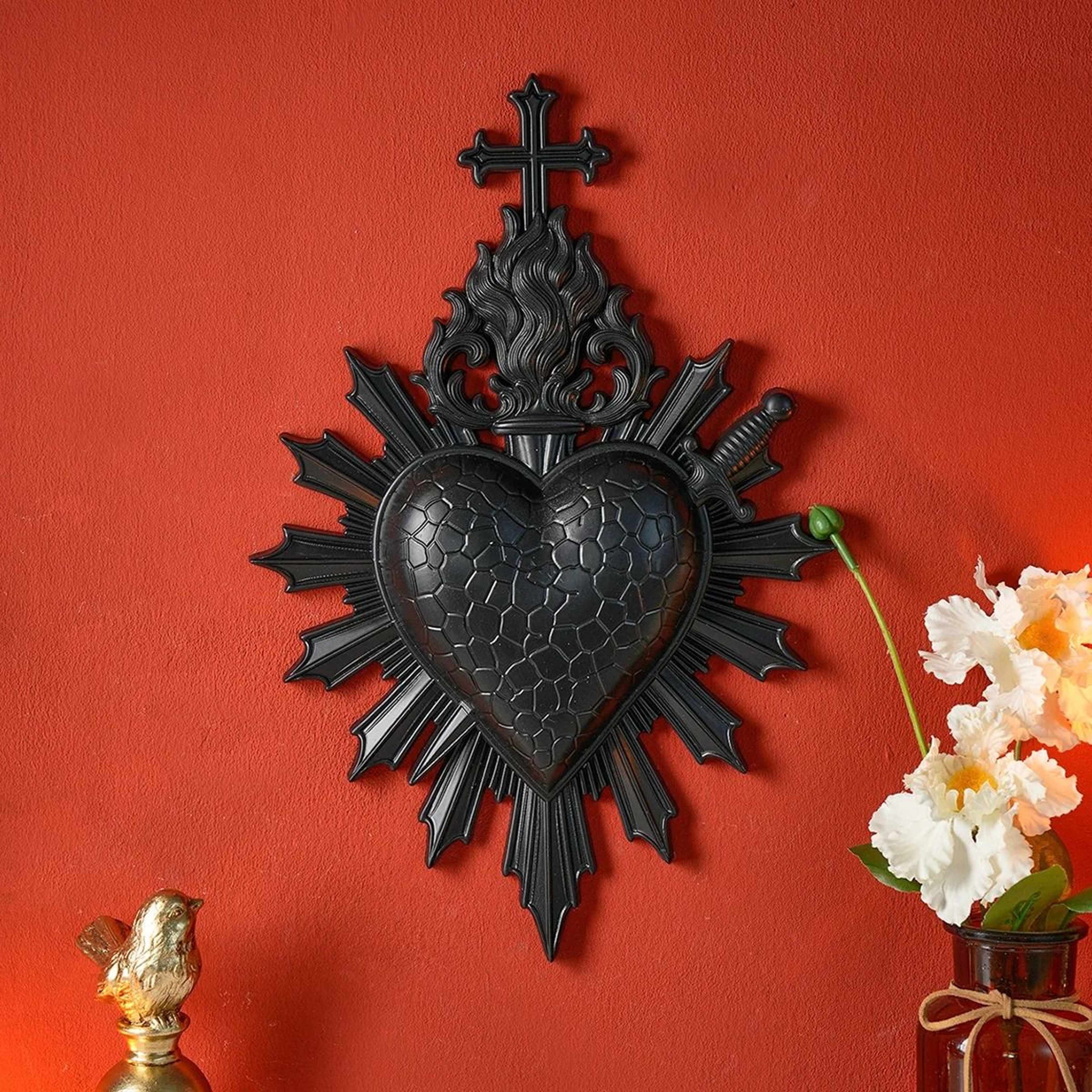 Minimalist Flaming Heart Arrow Resin Wall Pendant Decor 4