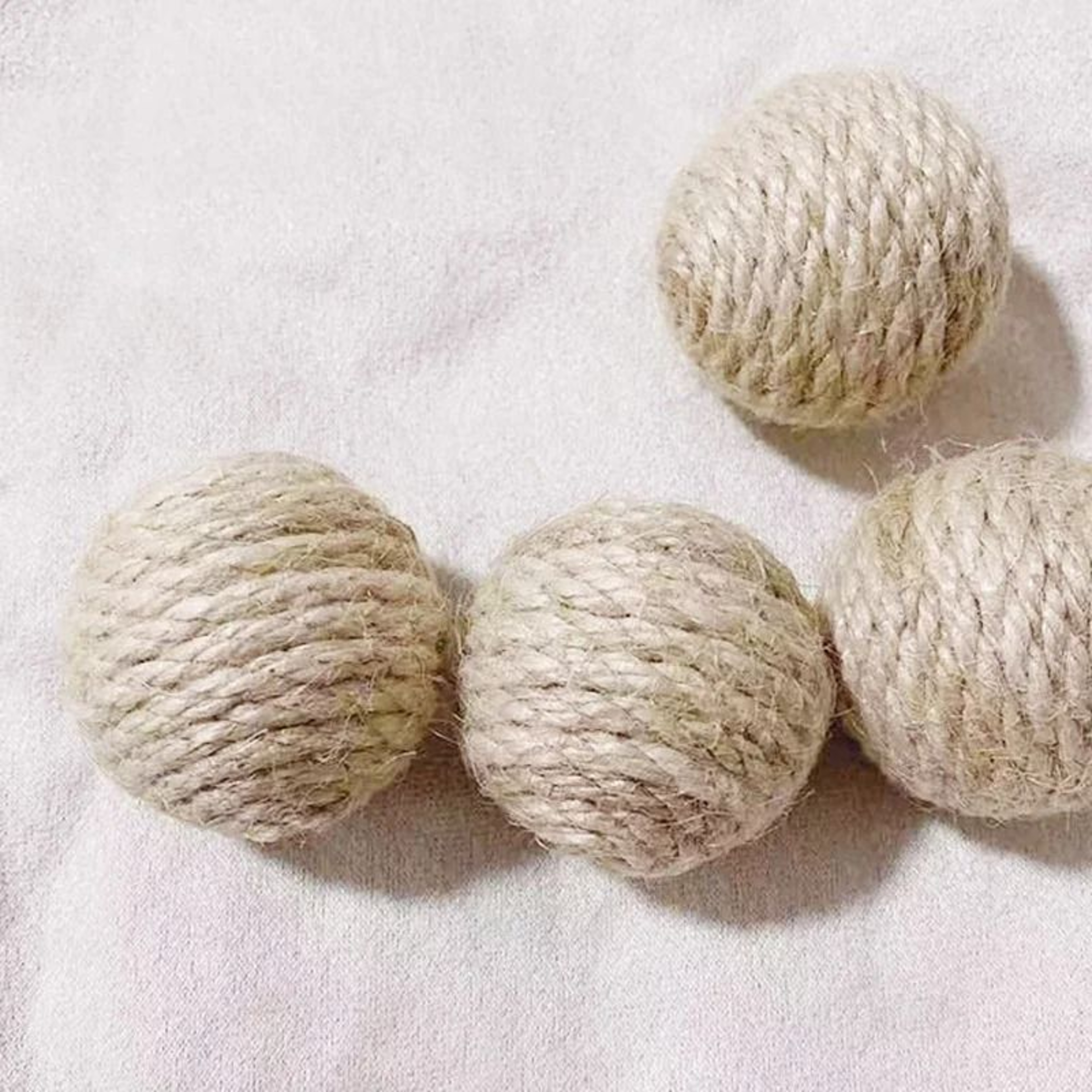 Interactive Sisal Sound Ball Cat Toy For Scratching Chasing  Playtime Fun 4