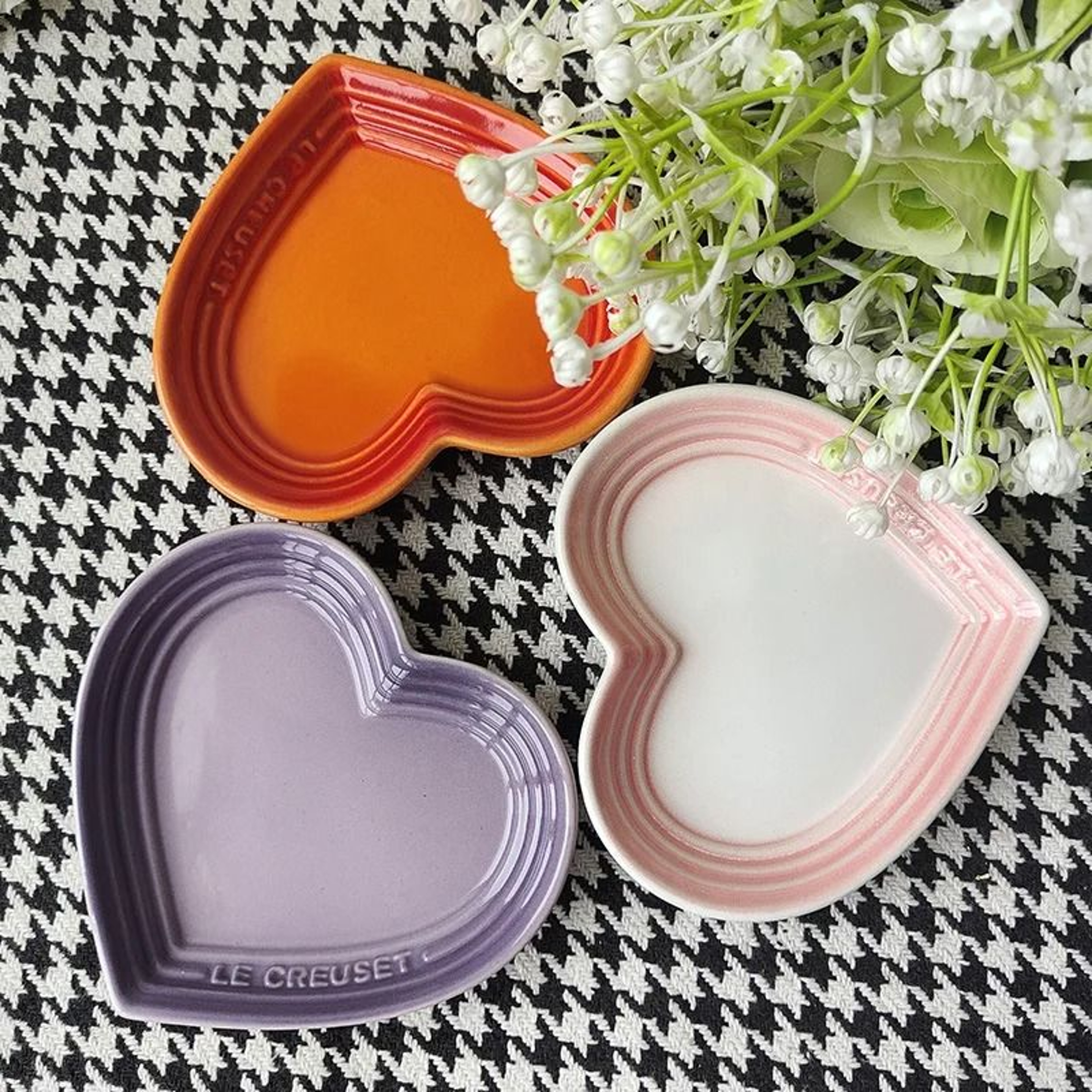 HeartShaped Elevated Ceramic Cat Bowl With Wide AntiWhisker  AntiVomiting Design 3