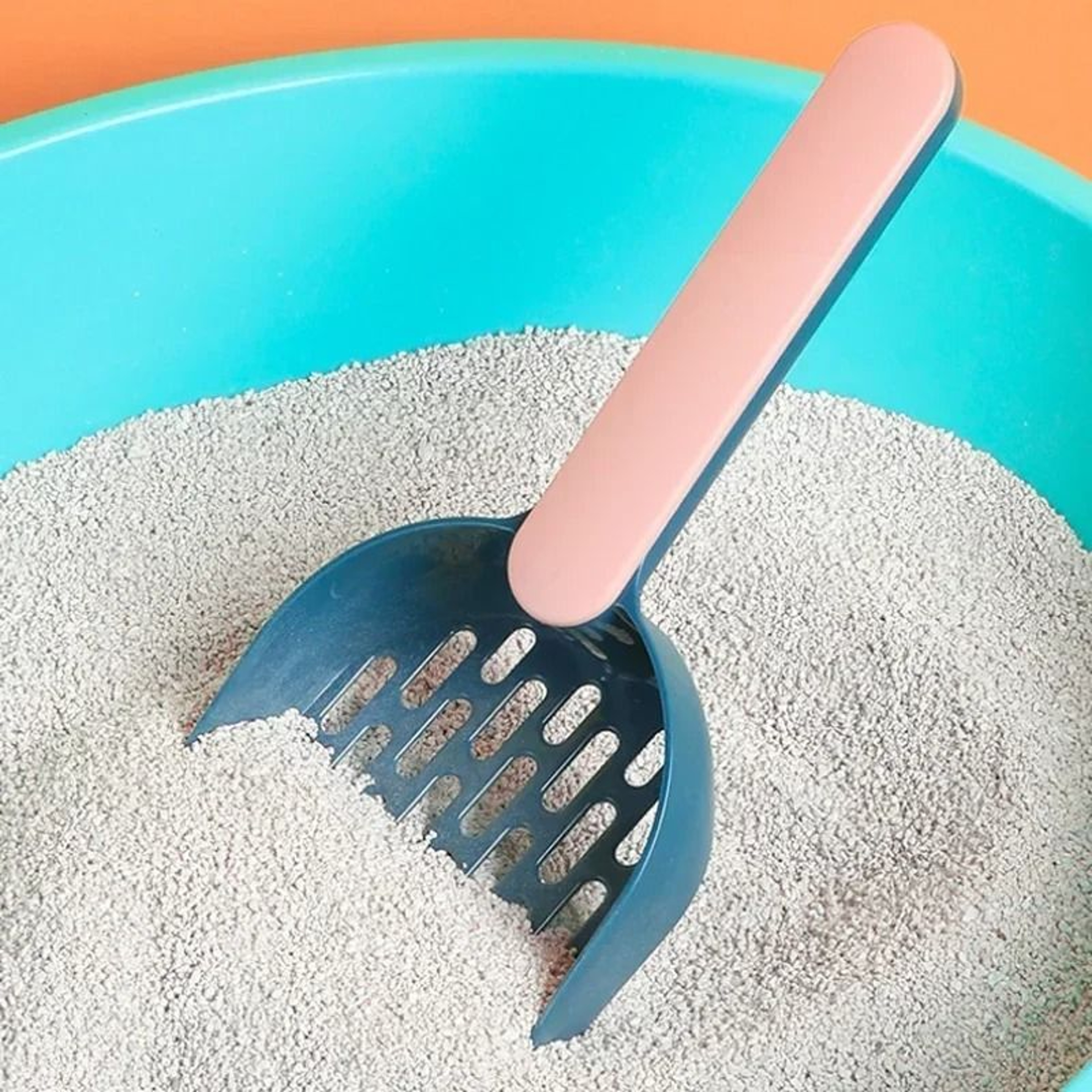 EasyClean Long Handle Cat Litter Scoop Set With Storage Base 2